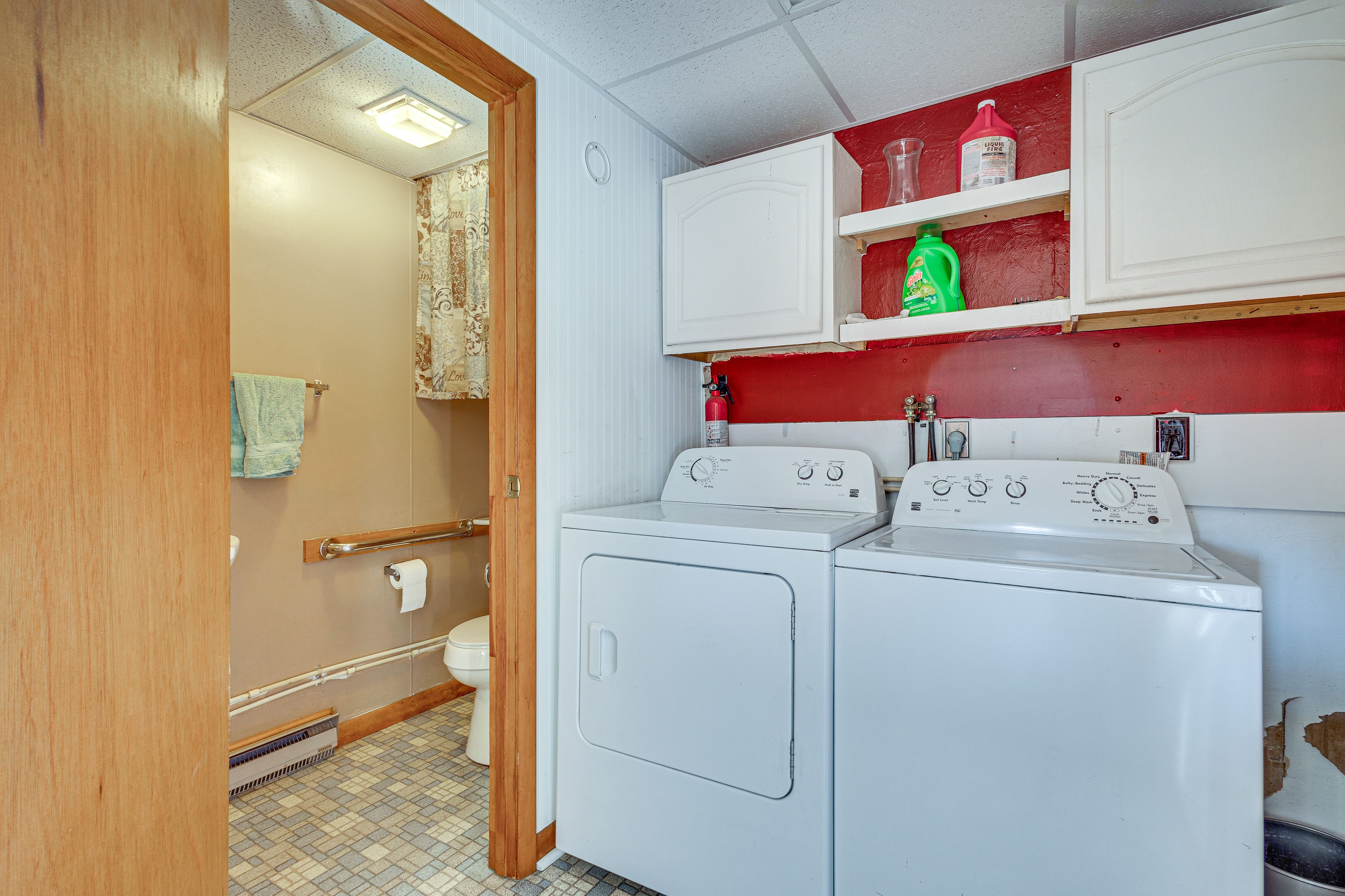 Washer & Dryer | Detergent Provided