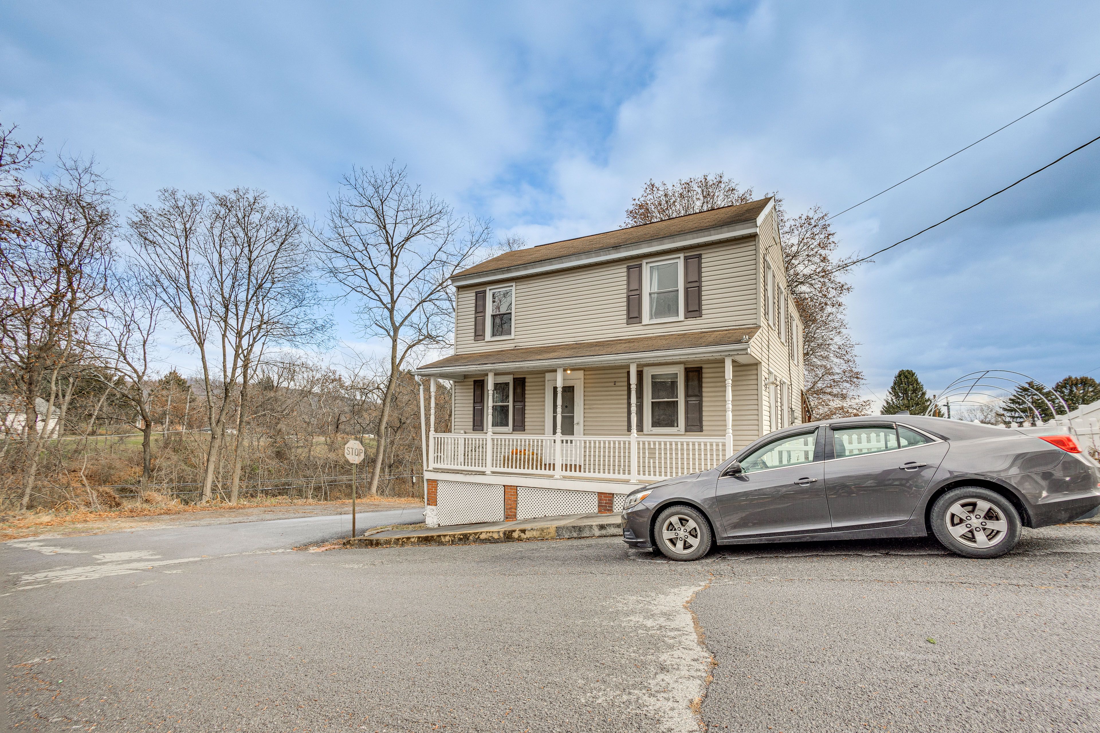 Parking | Driveway (1 Vehicle) | Free Street Parking
