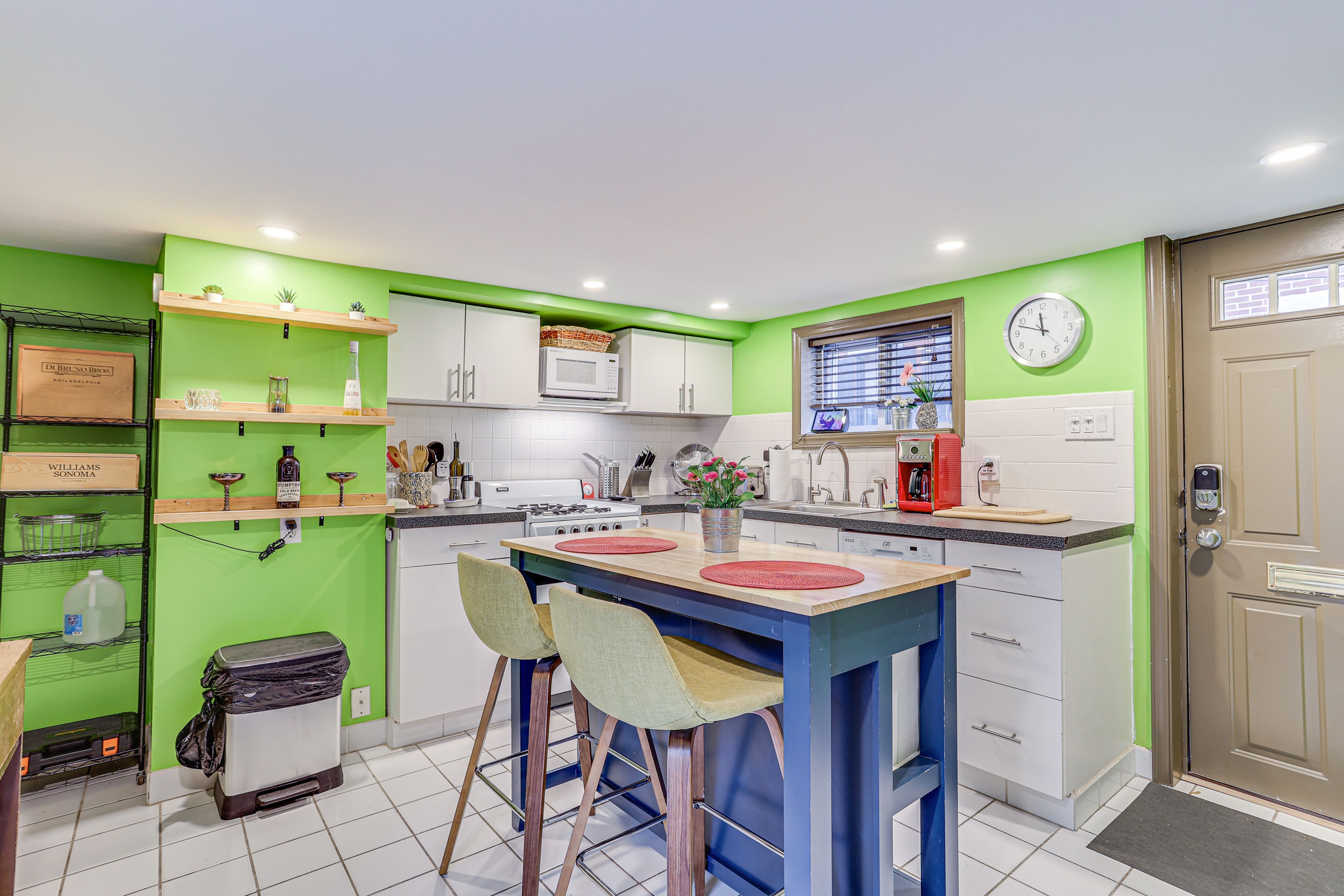 Kitchen | Central A/C & Heat | In-Unit Washer/Dryer