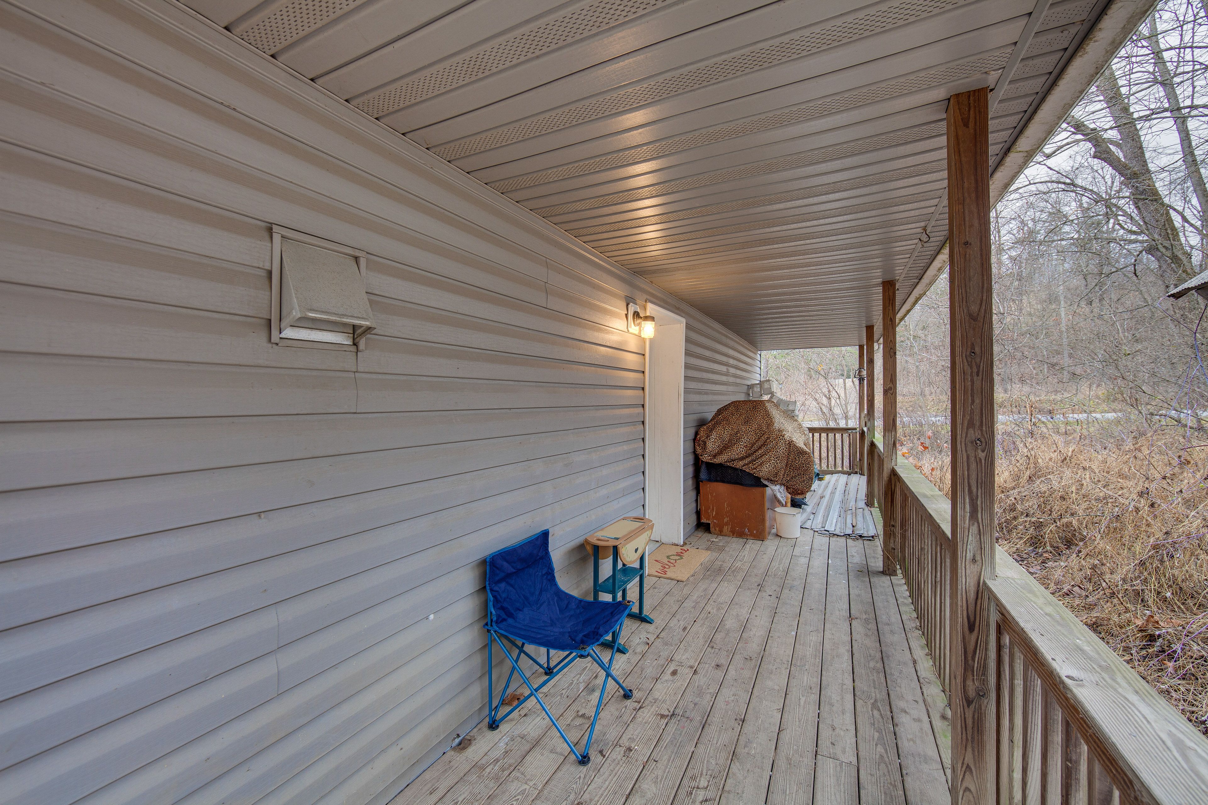 Covered Porch | Fire Pit