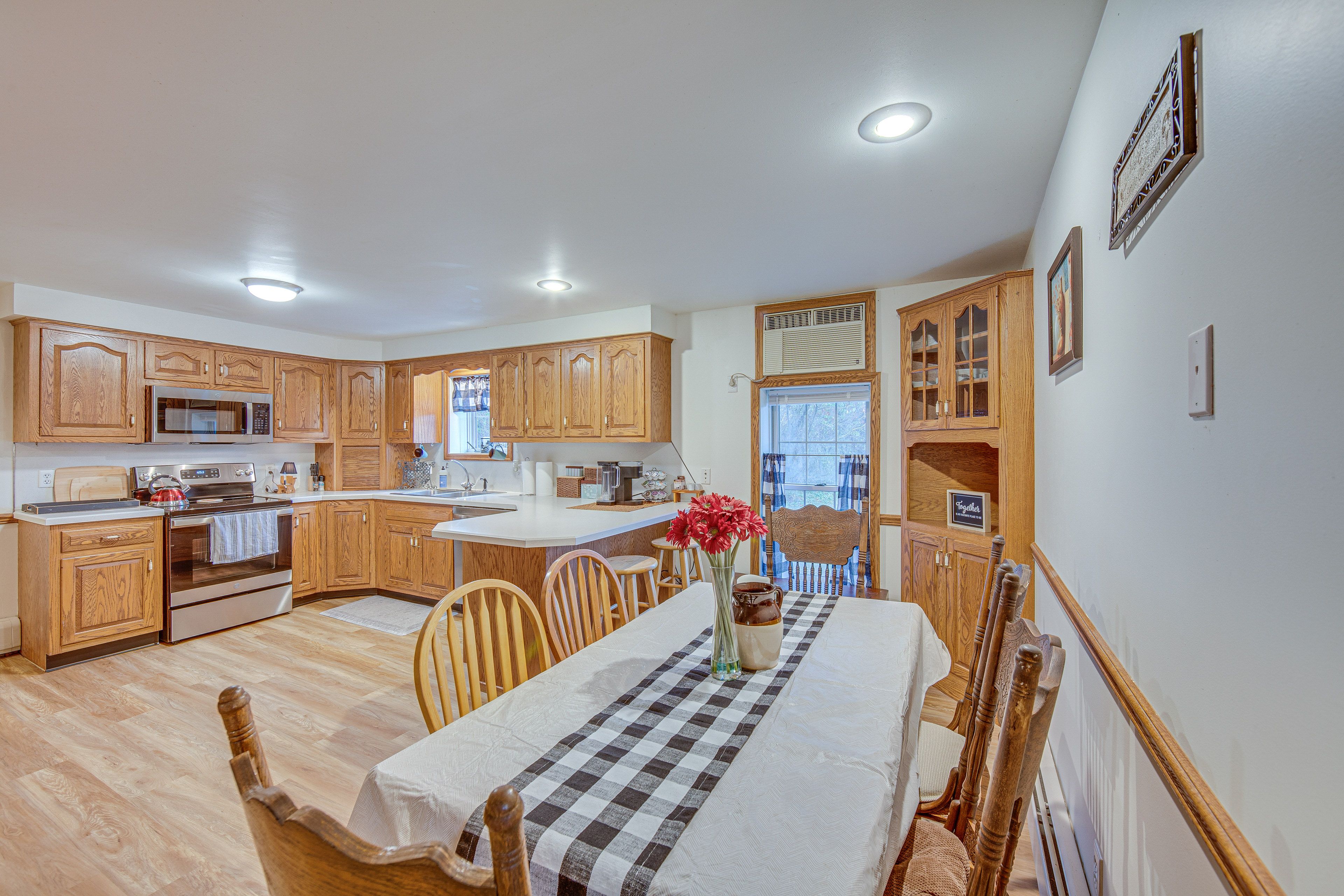 Mt Pleasant Mills Vacation Rental | 1BR | 1BA | 1,000 Sq Ft | Step-Free Access