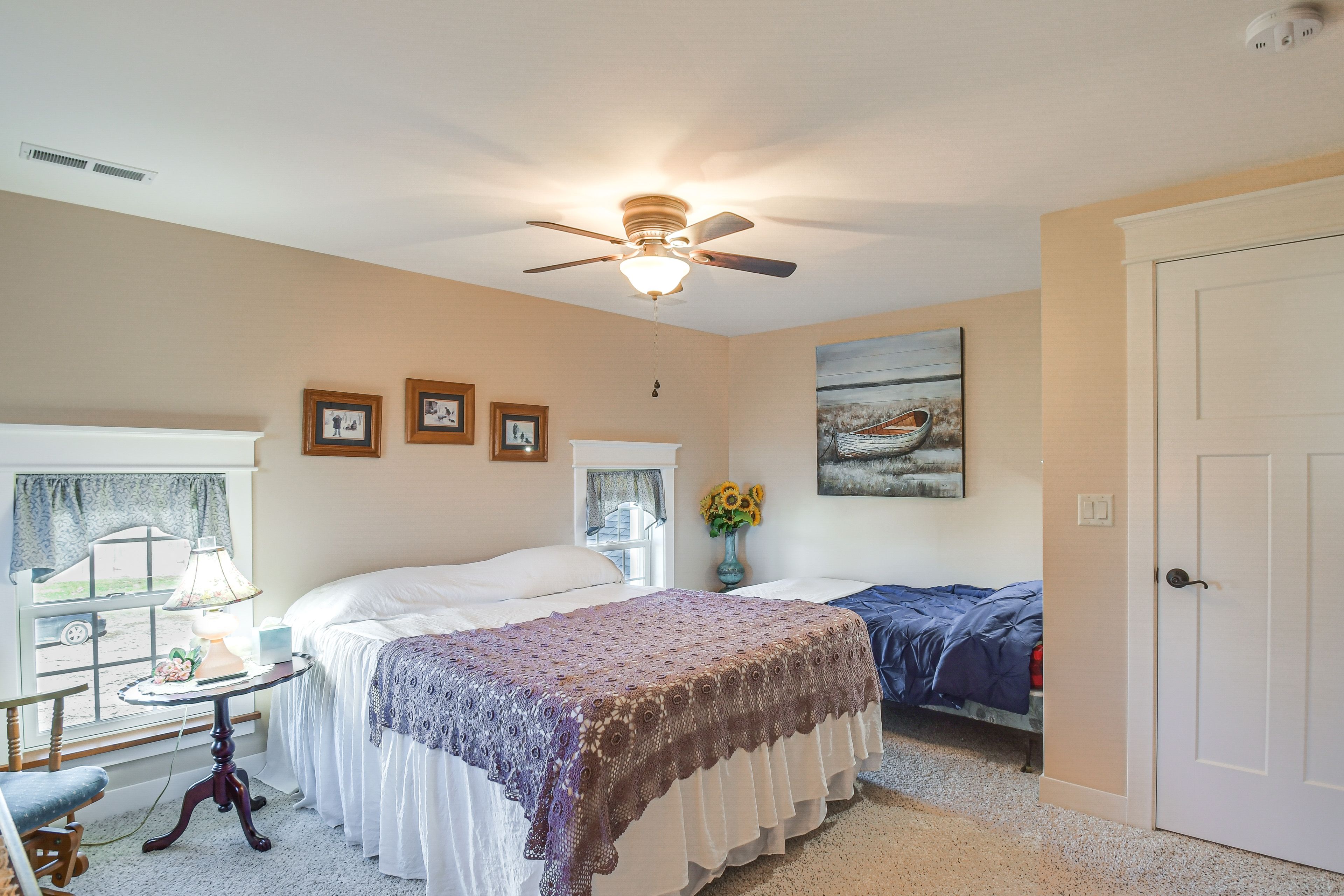 Bedroom 2 | Queen Bed | Twin Bed