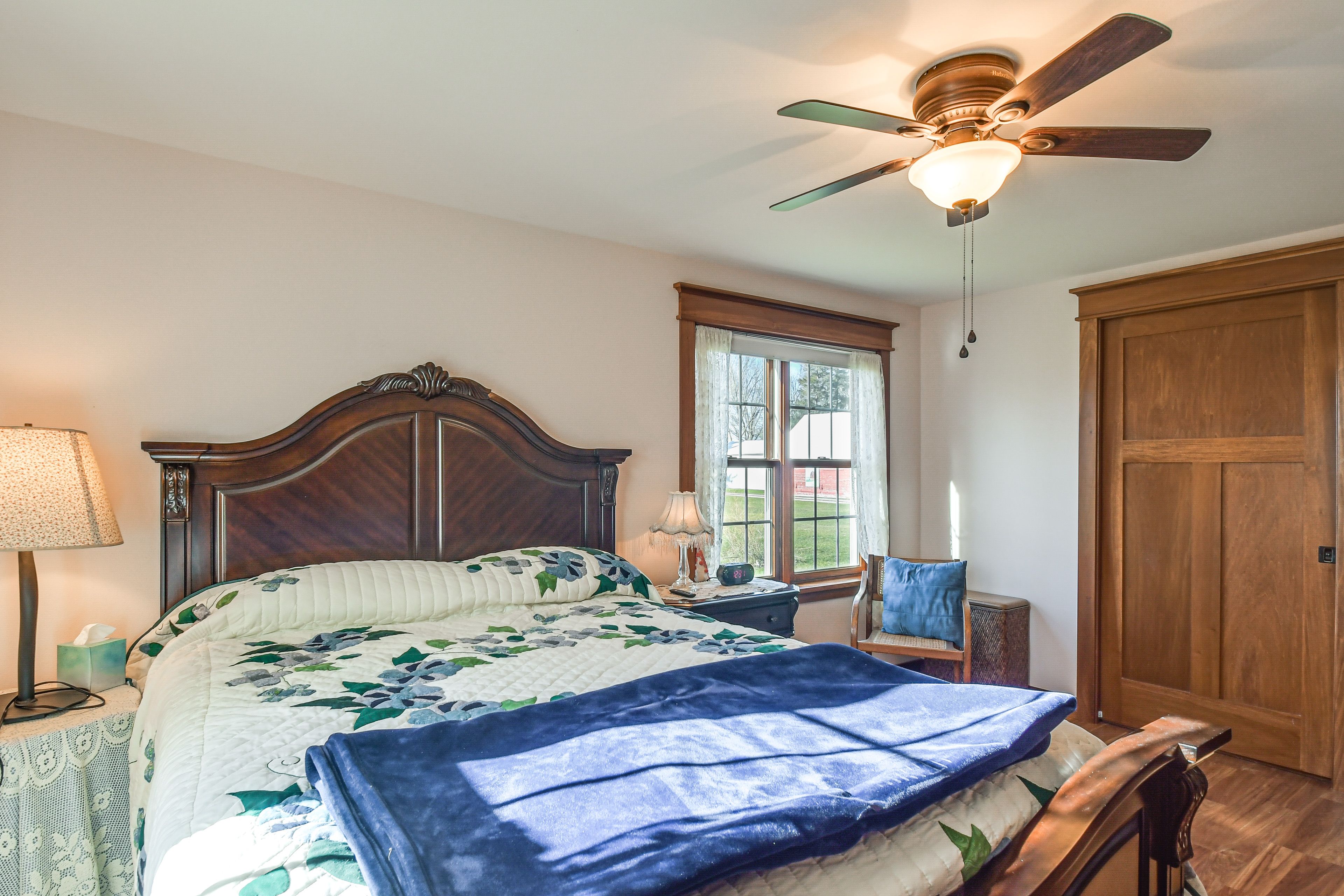 Bedroom 1 | Queen Bed