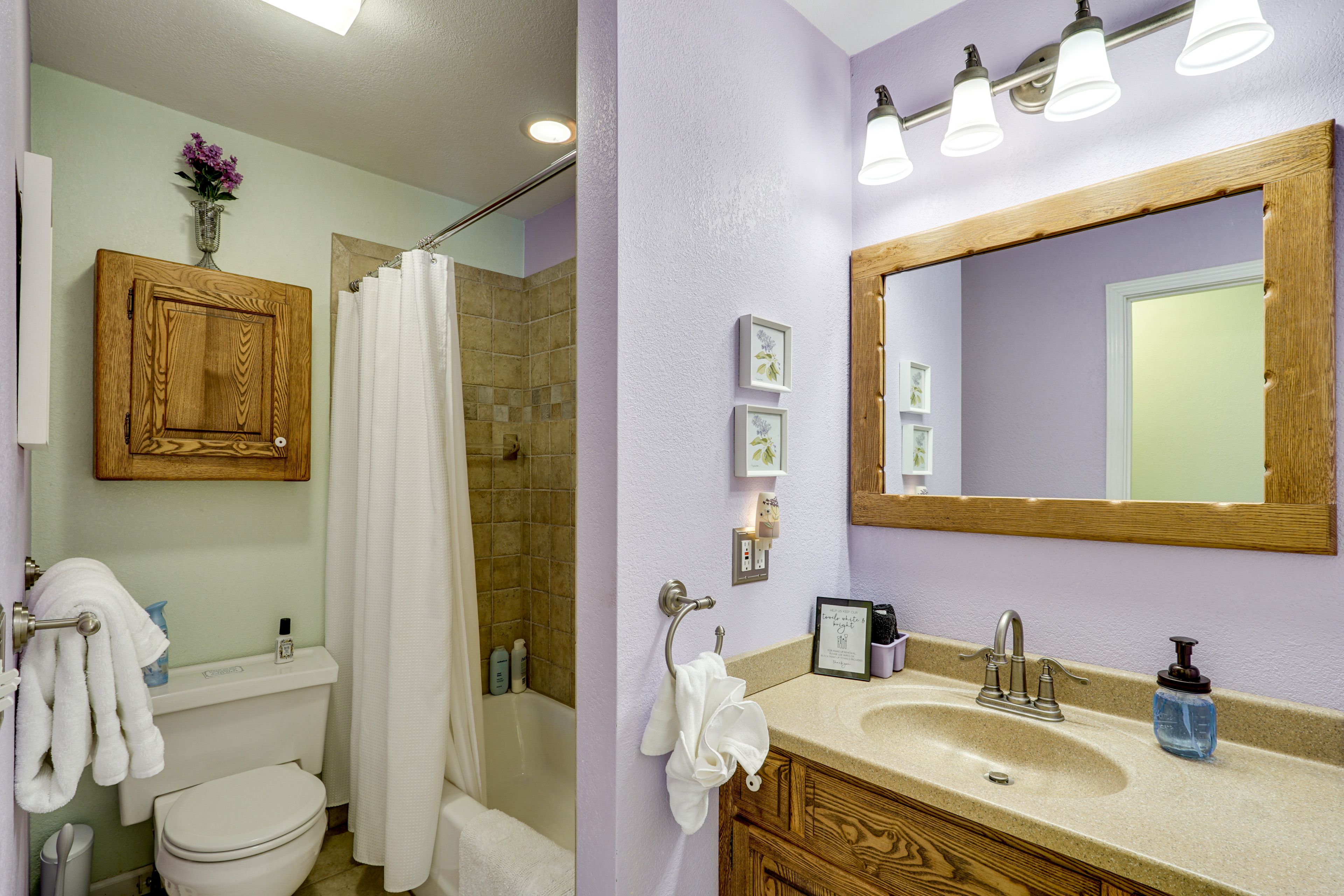 Full Bathroom | Main Floor