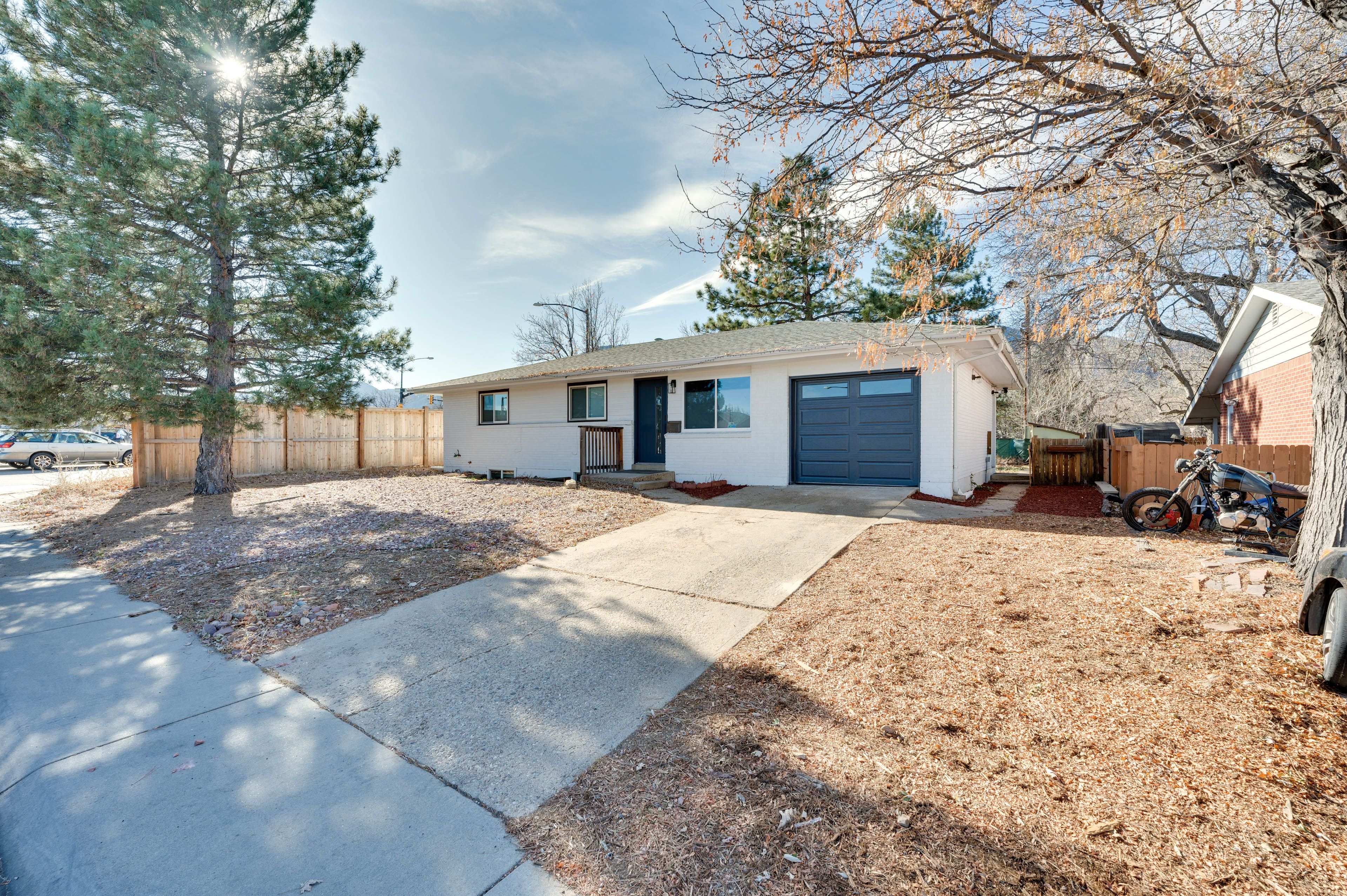 Parking | Shared Driveway (1 Vehicle) | Free Street Parking | RV/Trailer Parking