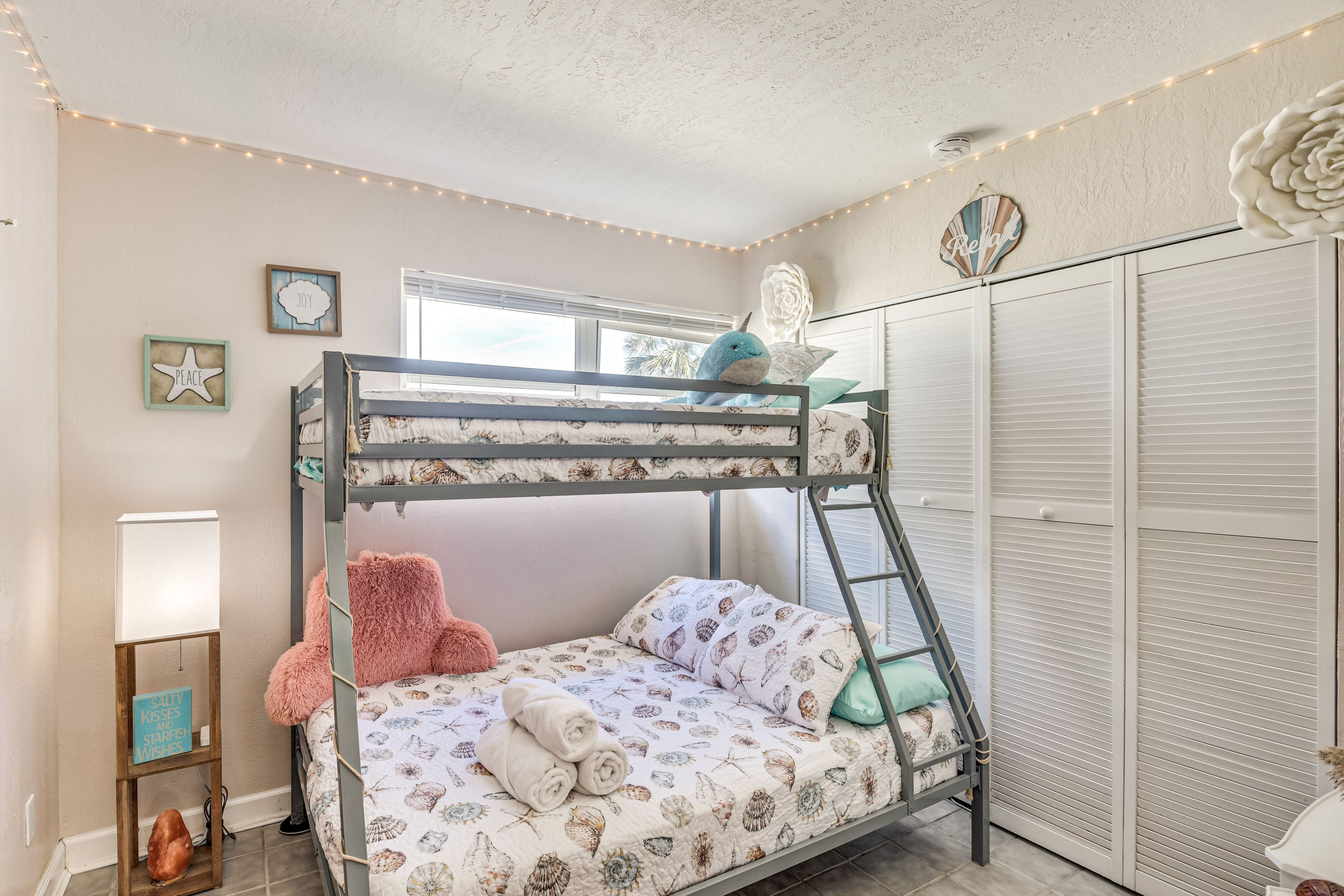 Bedroom 4 | Twin/Full Bunk Bed | Smart TV