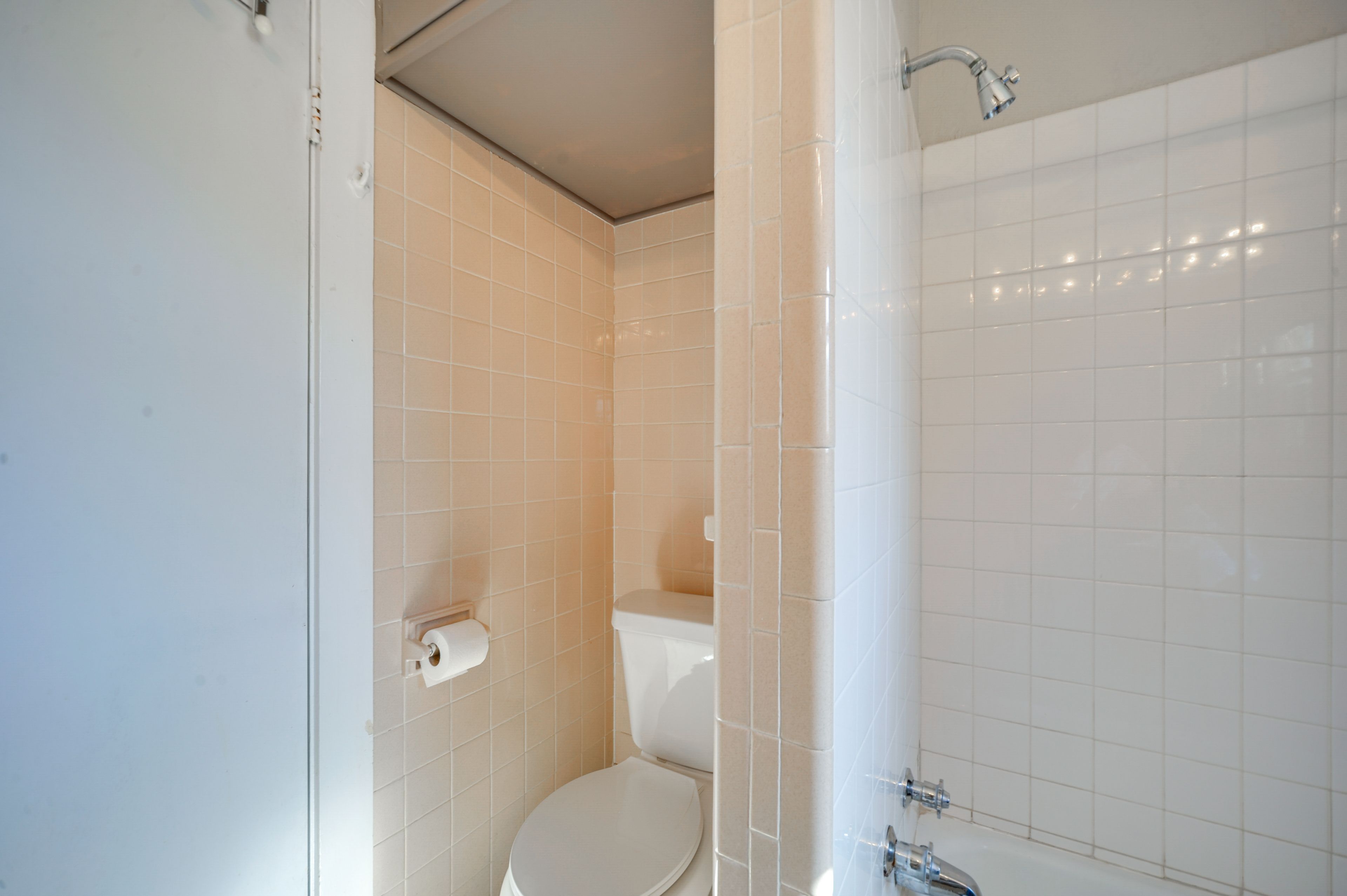 Full Bathroom | Complimentary Toiletries