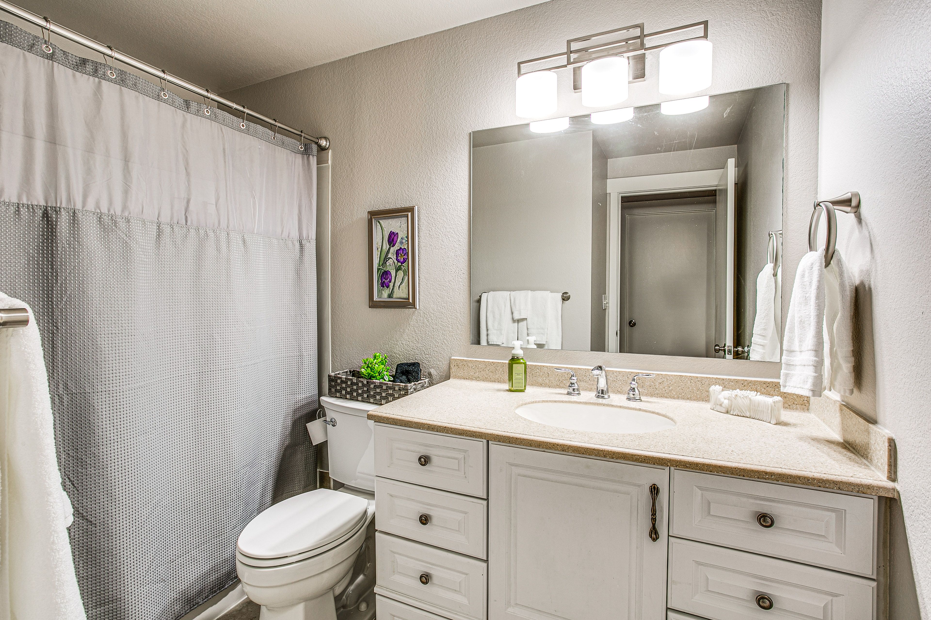 Full Bathroom