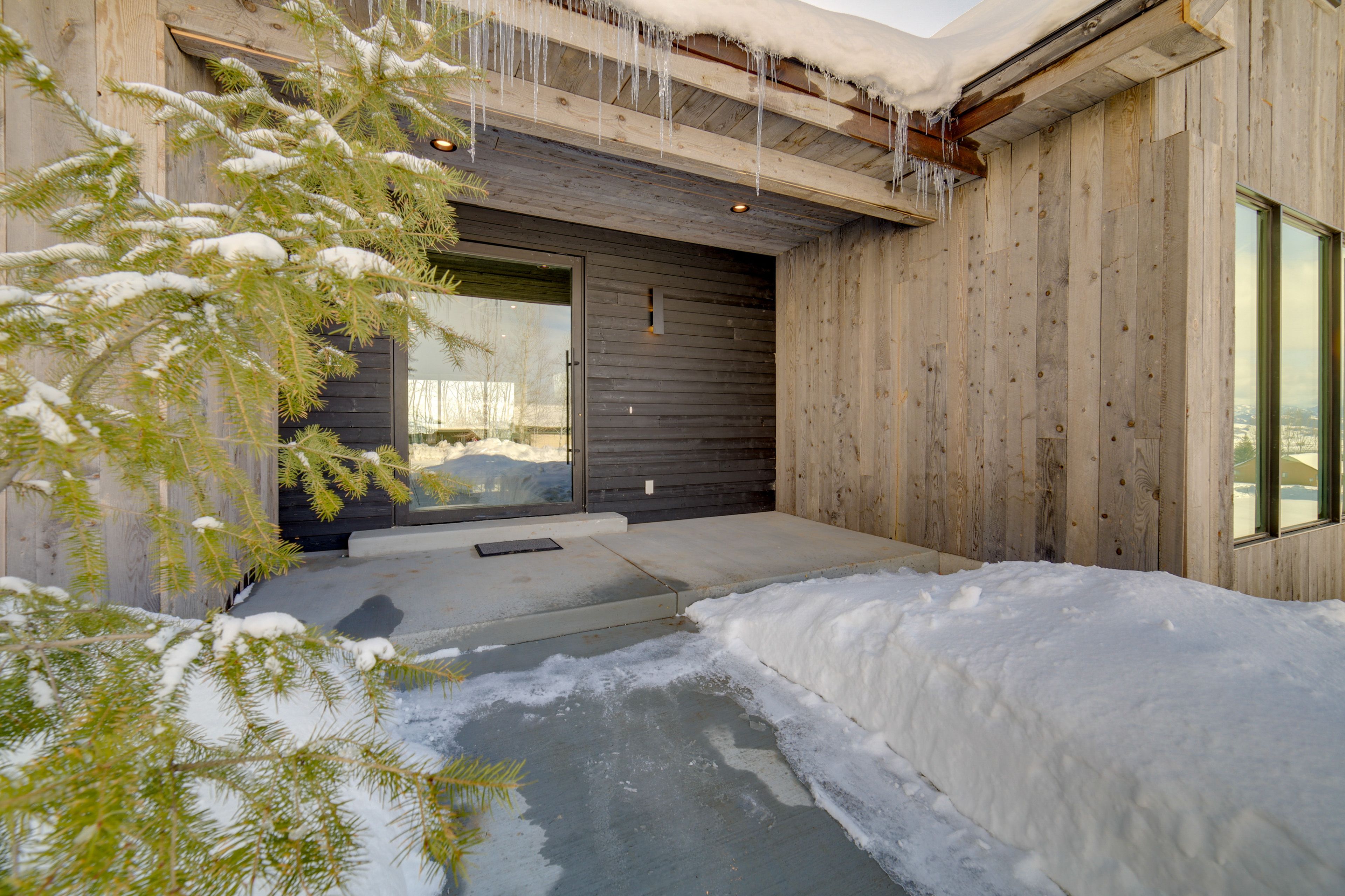 Property Exterior | RV/Trailer Parking Allowed
