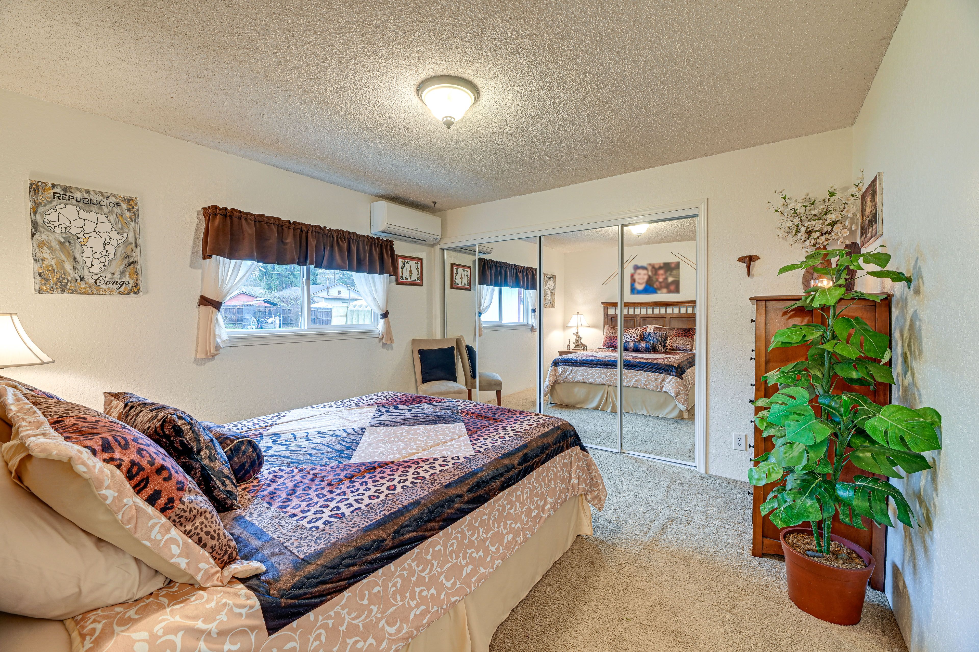 Bedroom 4 | Queen Bed