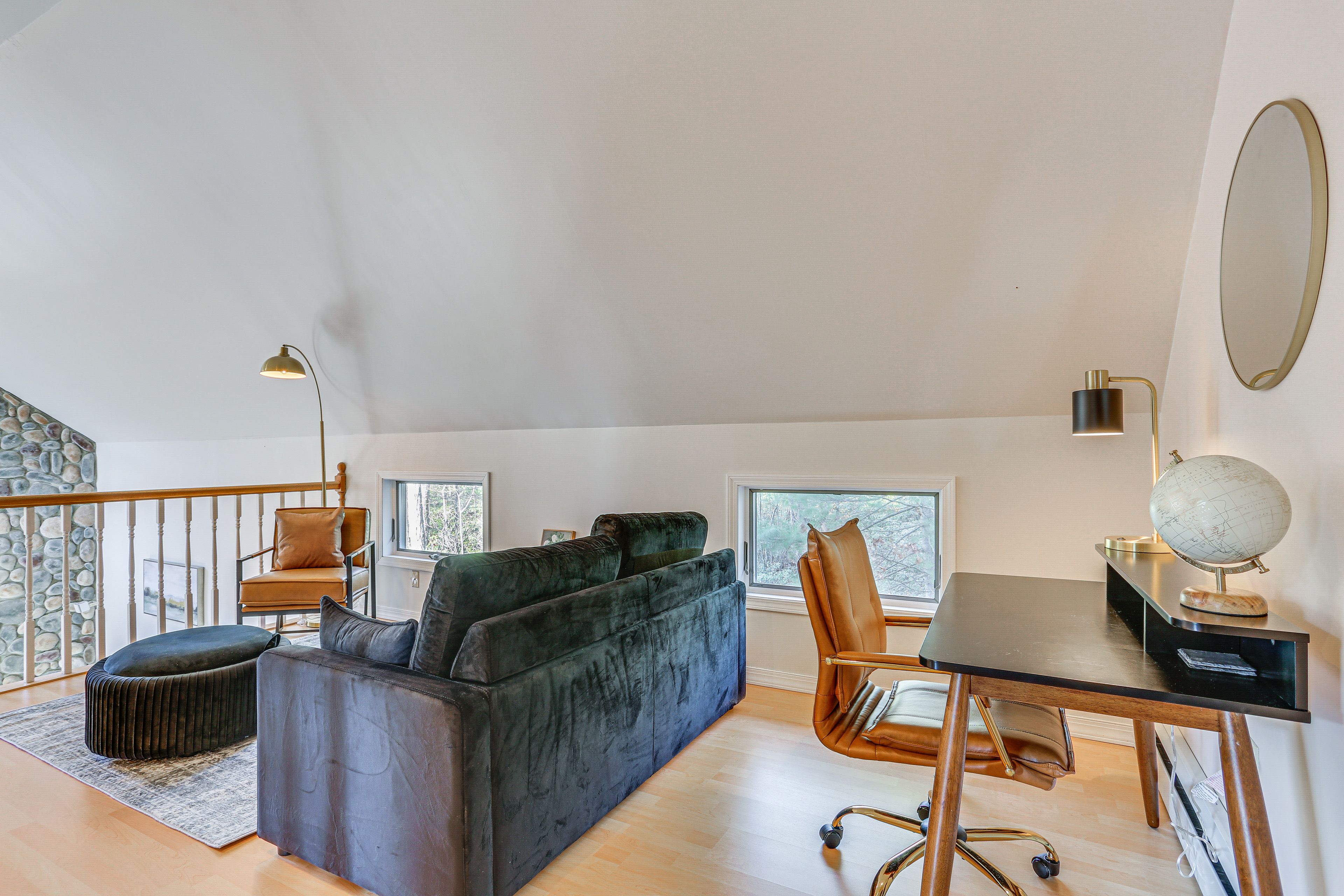 Loft | Laptop-Friendly Workspace | Free WiFi | Full Sleeper Sofa