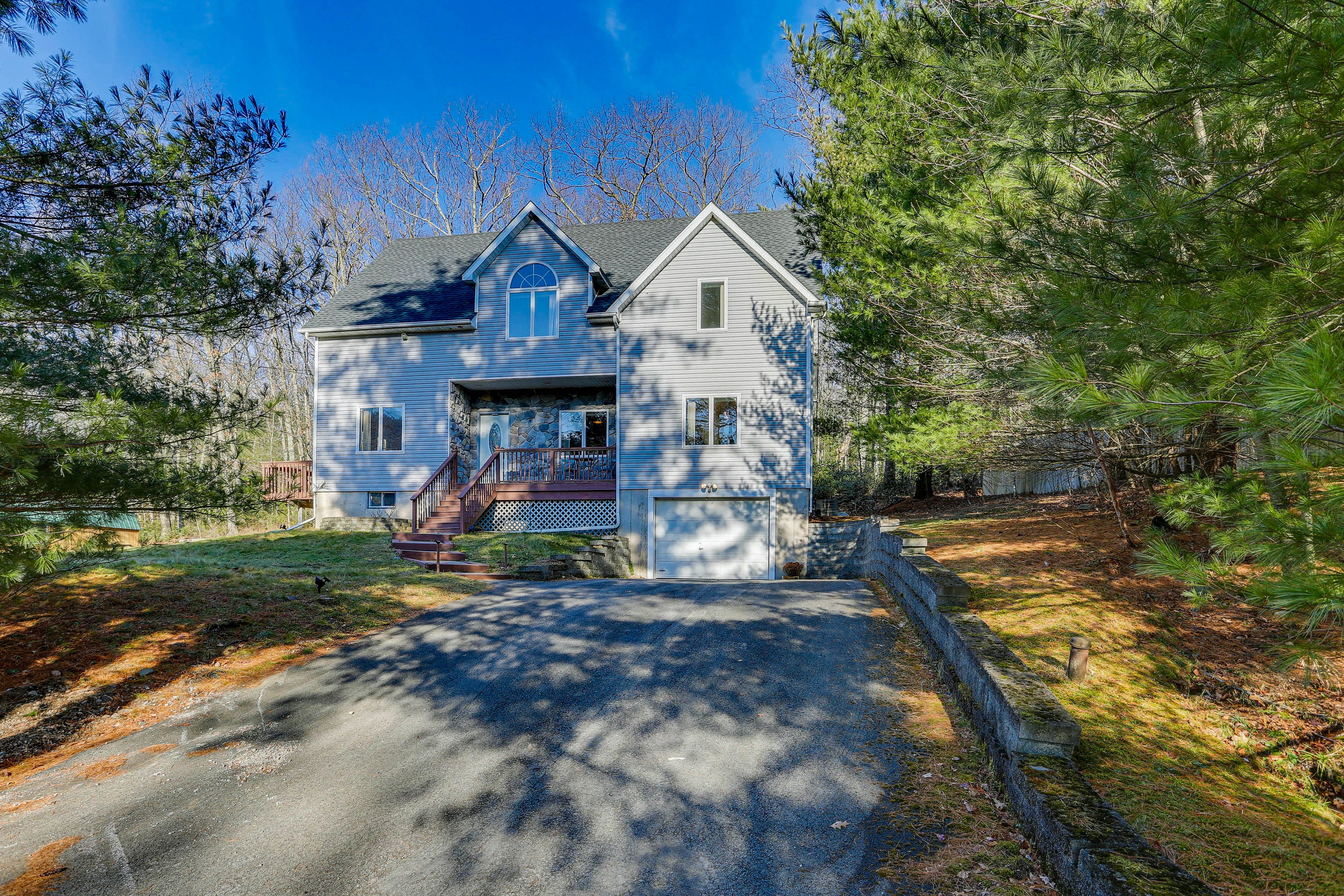 Parking | Garage (1 Vehicle) | Driveway (2 Vehicles)