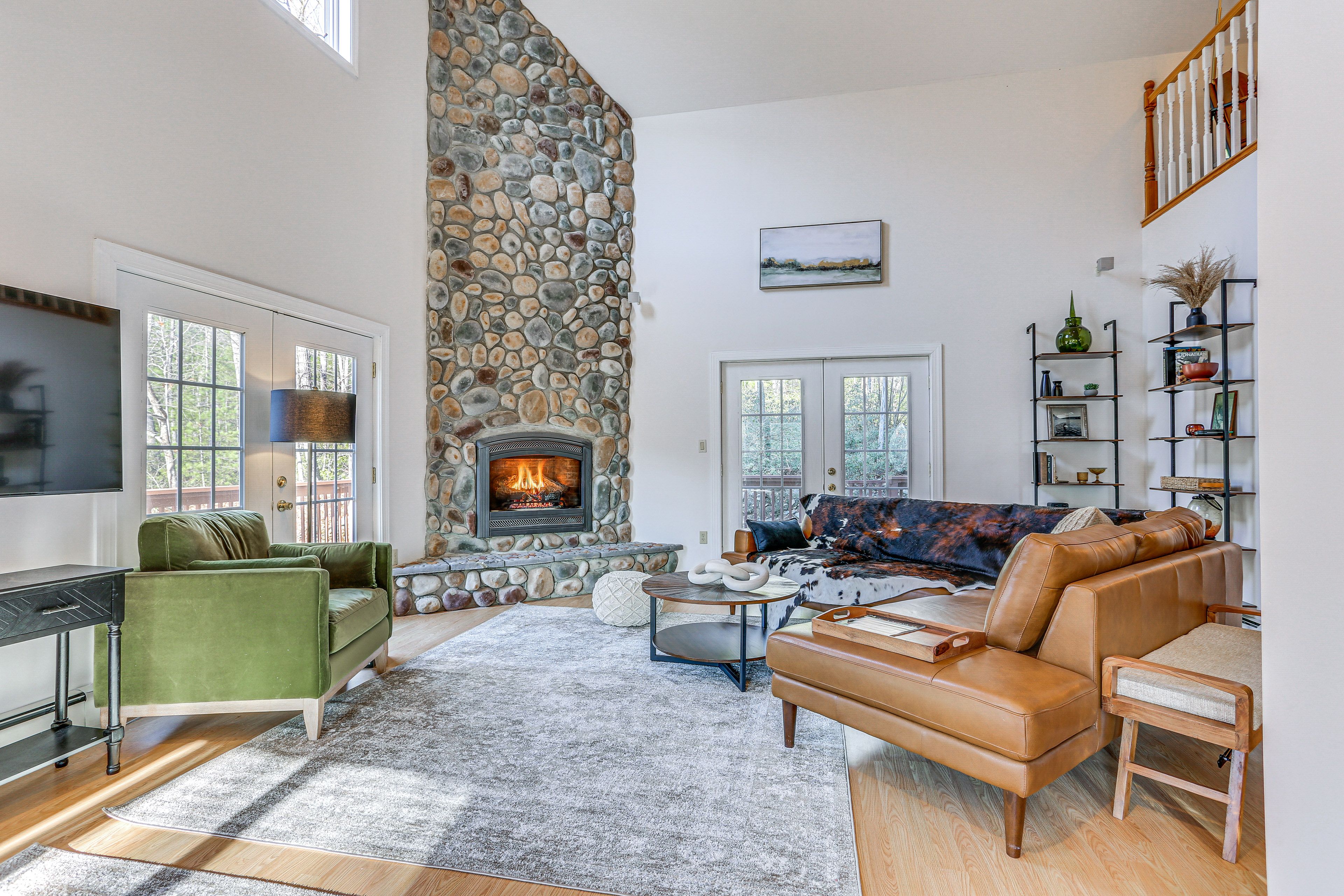 Kerhonkson Vacation Rental | 2BR | 2BA | 2,300 Sq Ft | Access Only By Stairs