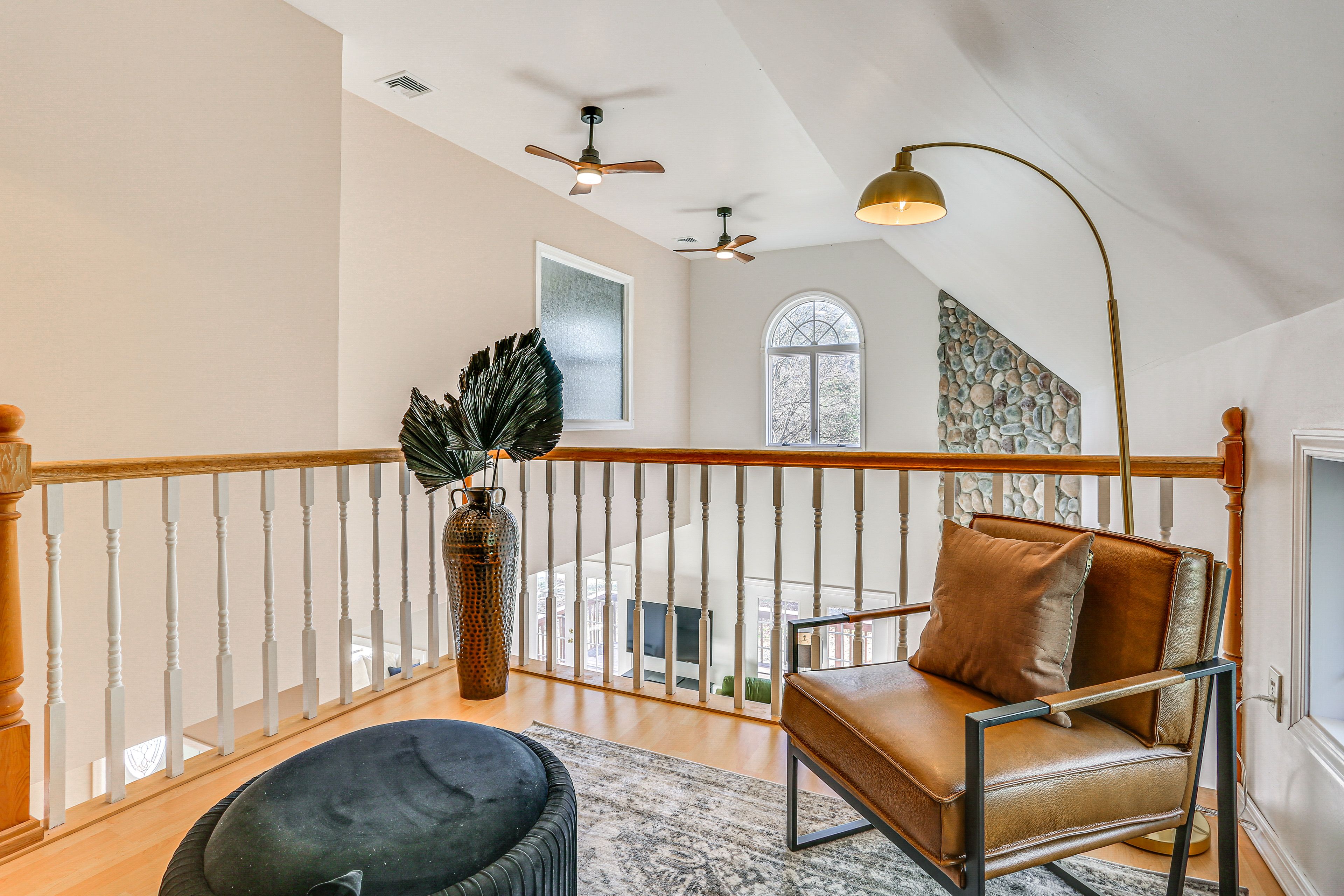 Loft | Desk | Free WiFi | Full Sleeper Sofa