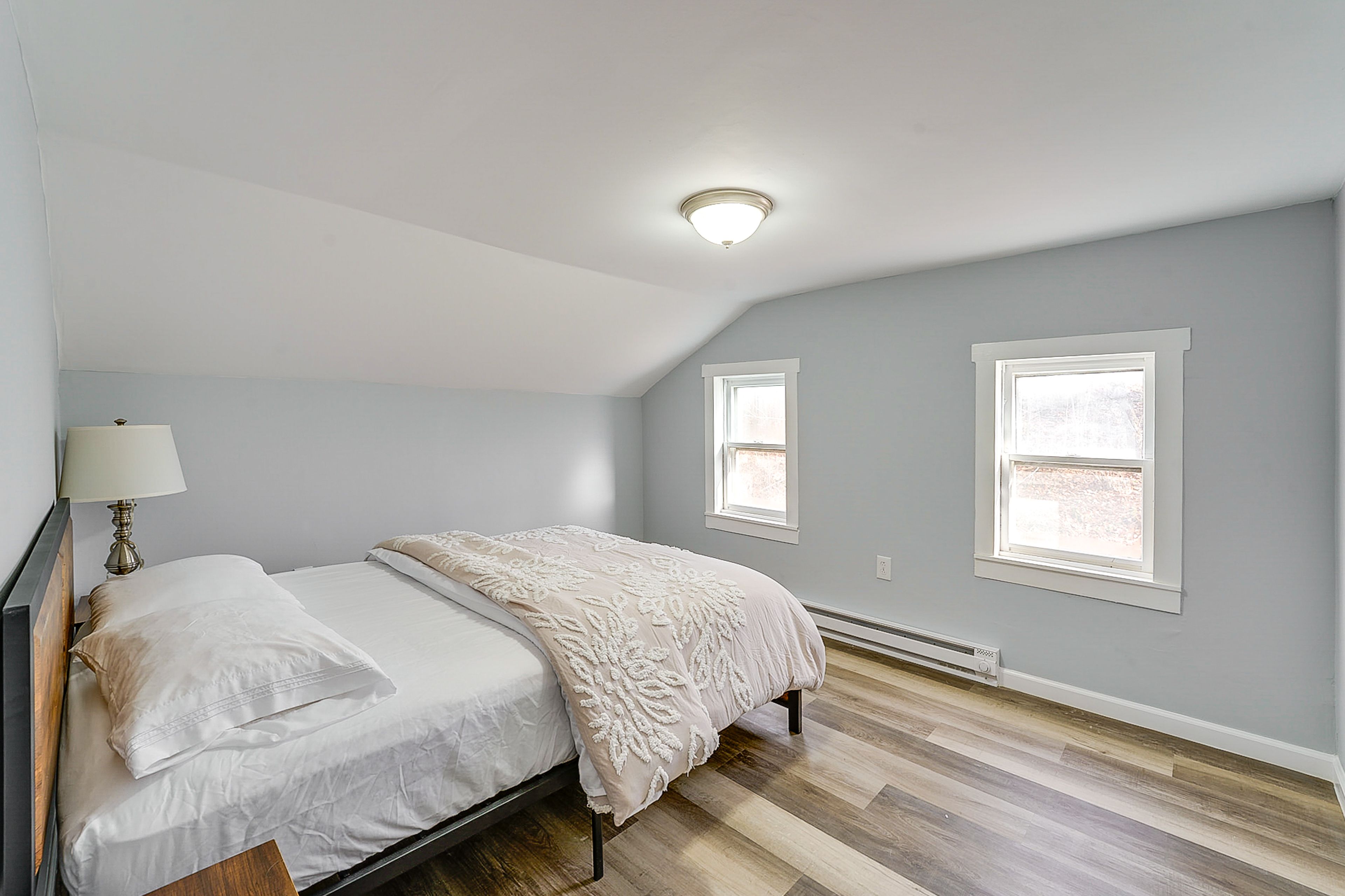 Bedroom | Queen Bed | Linens Provided | 2nd Floor