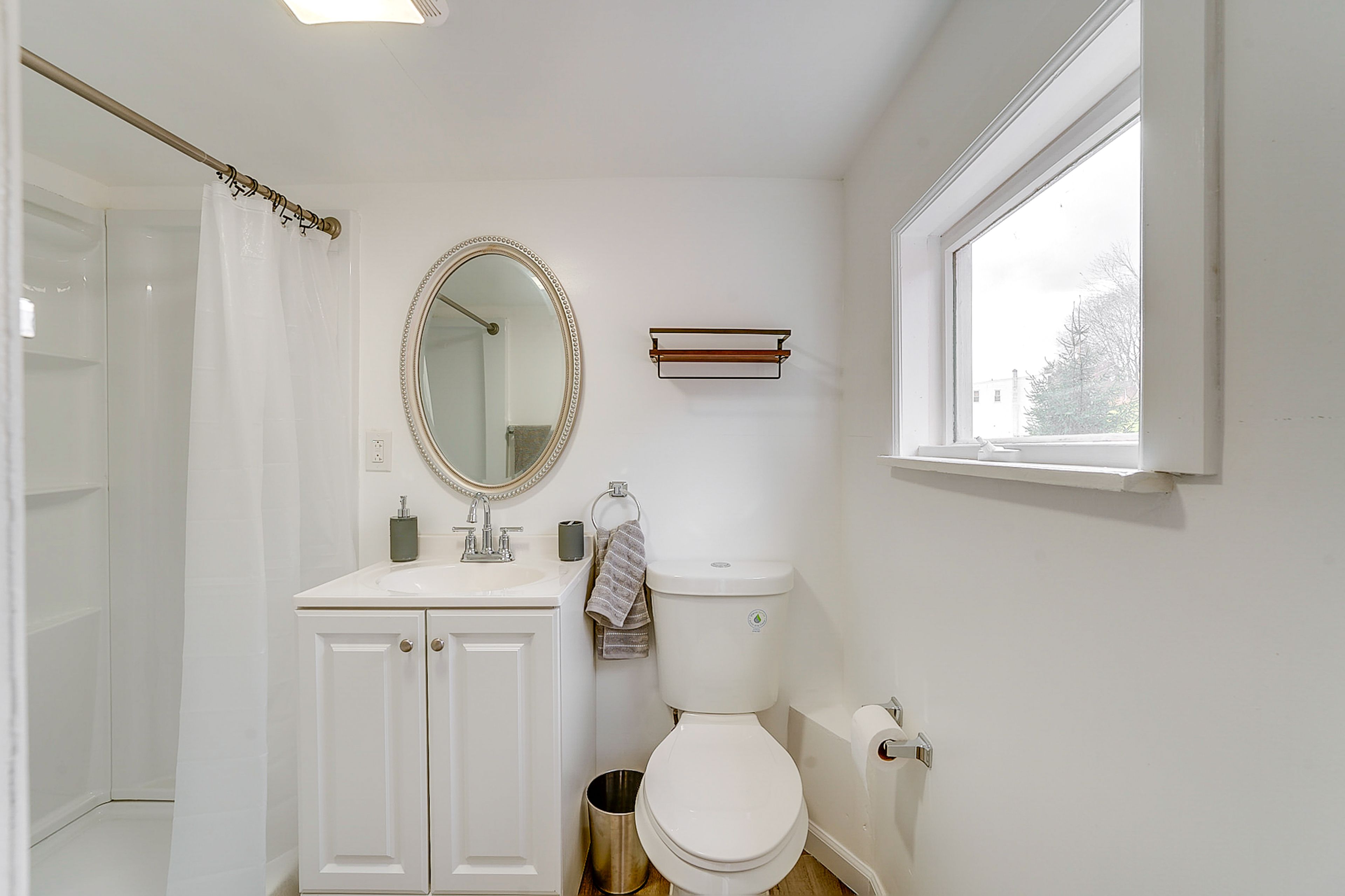 Bathroom | 2nd Floor