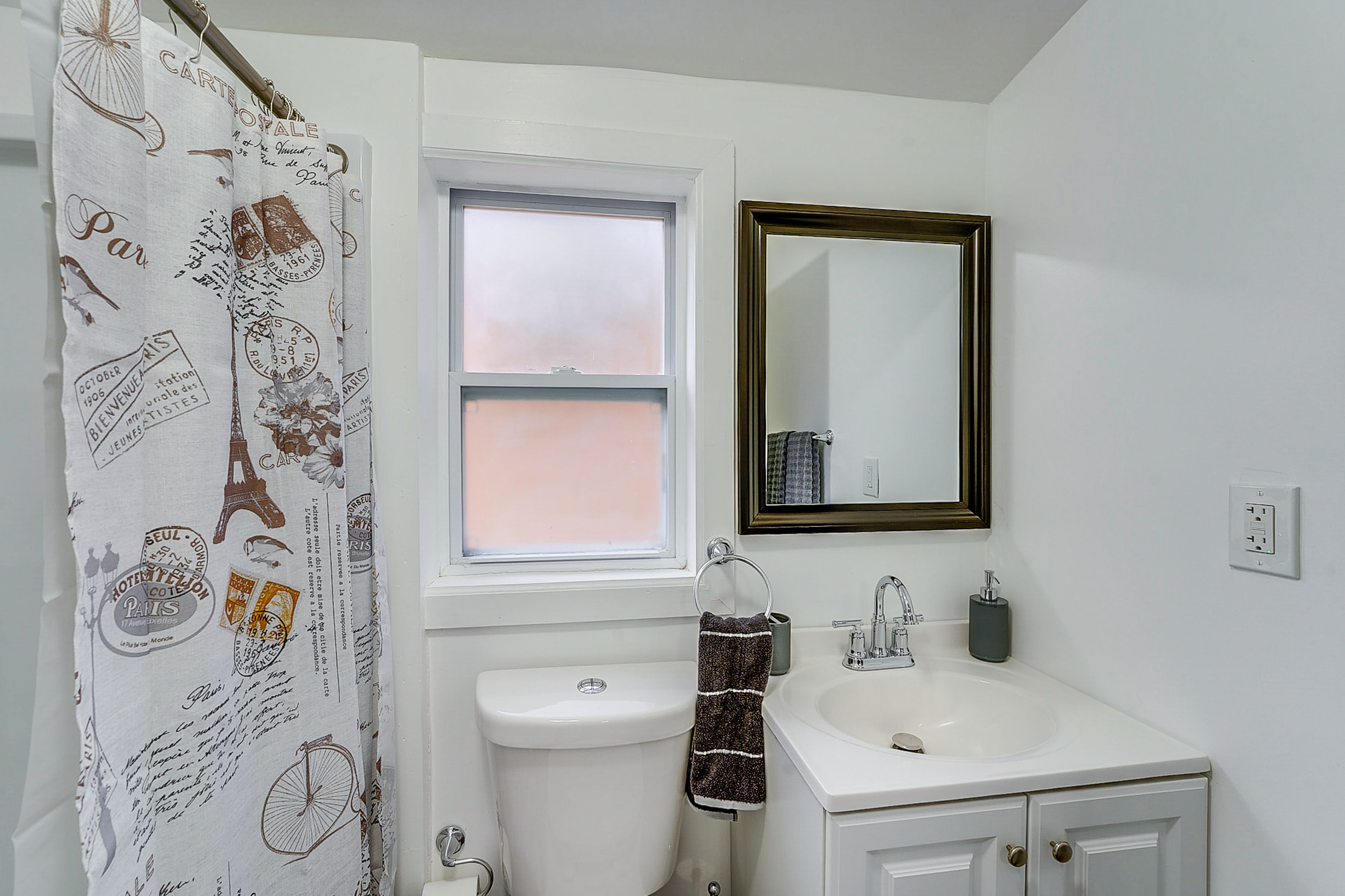 Bathroom | Complimentary Toiletries | Towels Provided | Main Floor