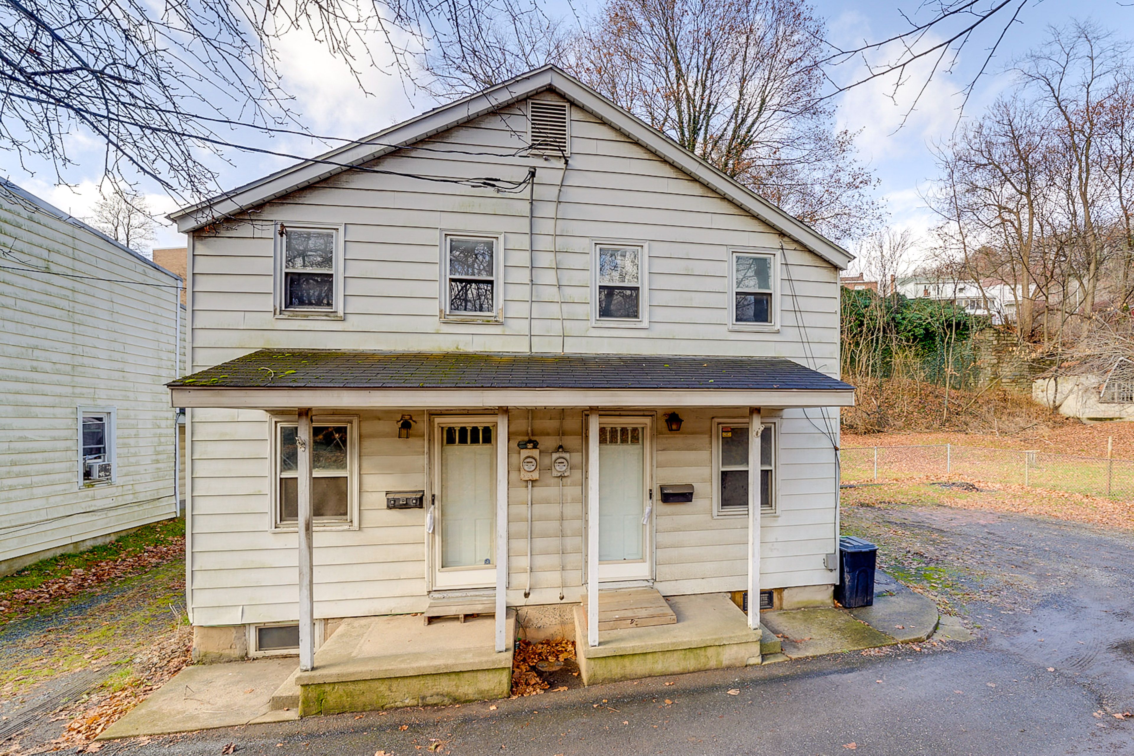 Exterior | Side Lot (2 Vehicles) | Keyless Entry | Trailer Parking