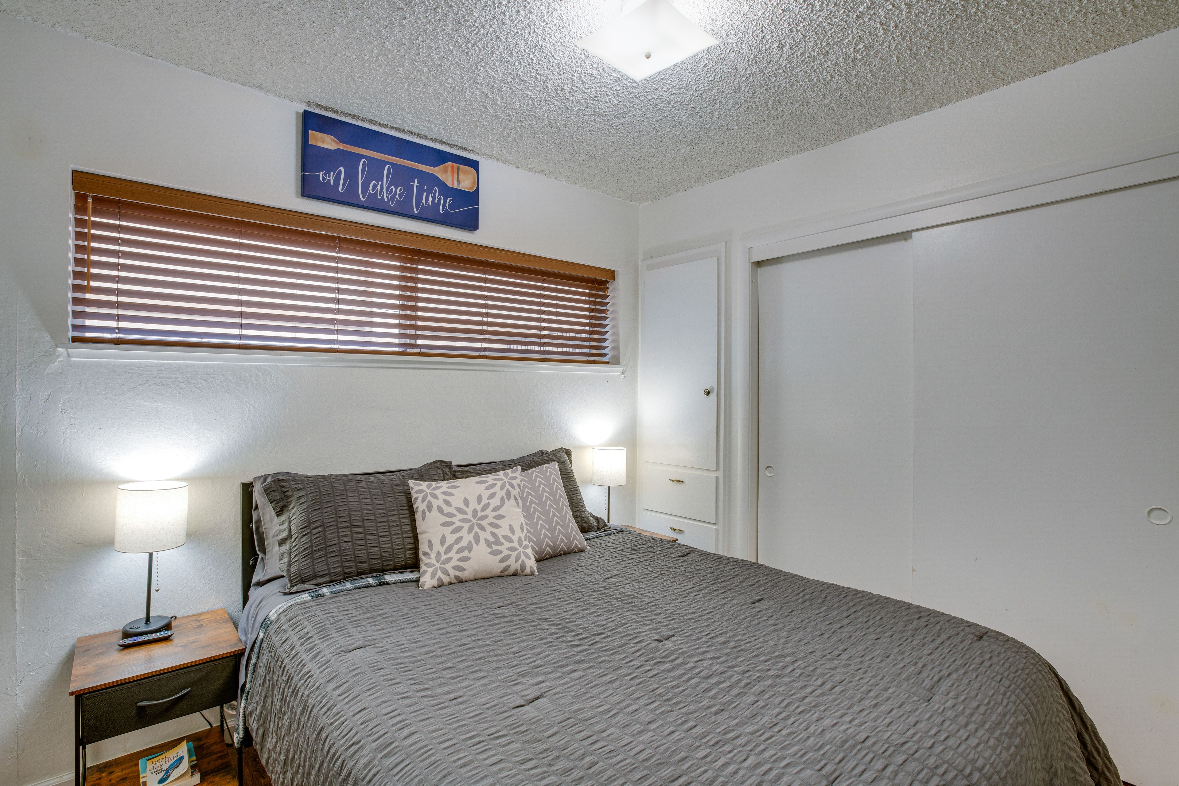 Bedroom 2 | Queen Bed | Smart TV
