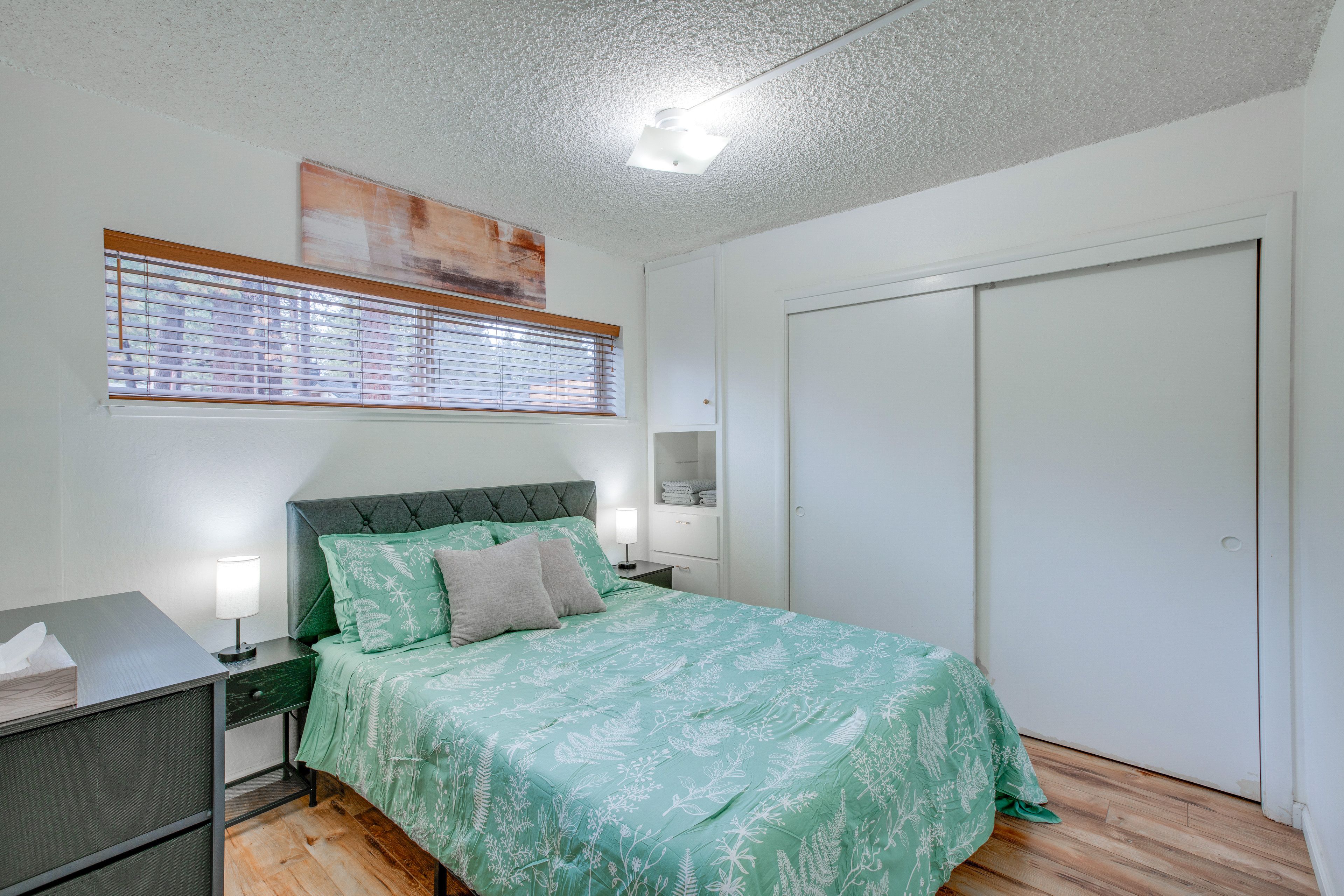 Bedroom 3 | Queen Bed