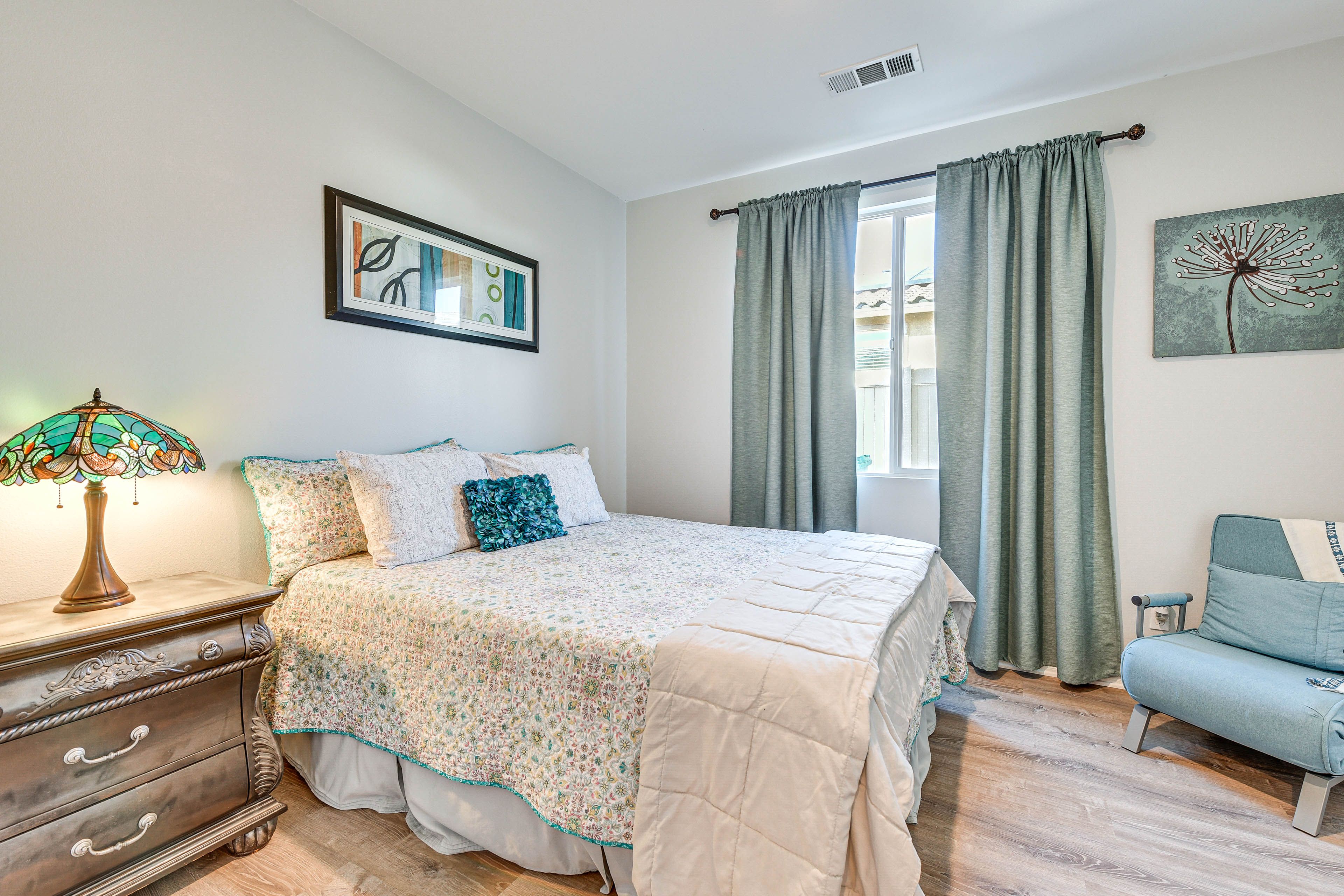 Bedroom 3 | Full Bed | Smart TV w/ Cable