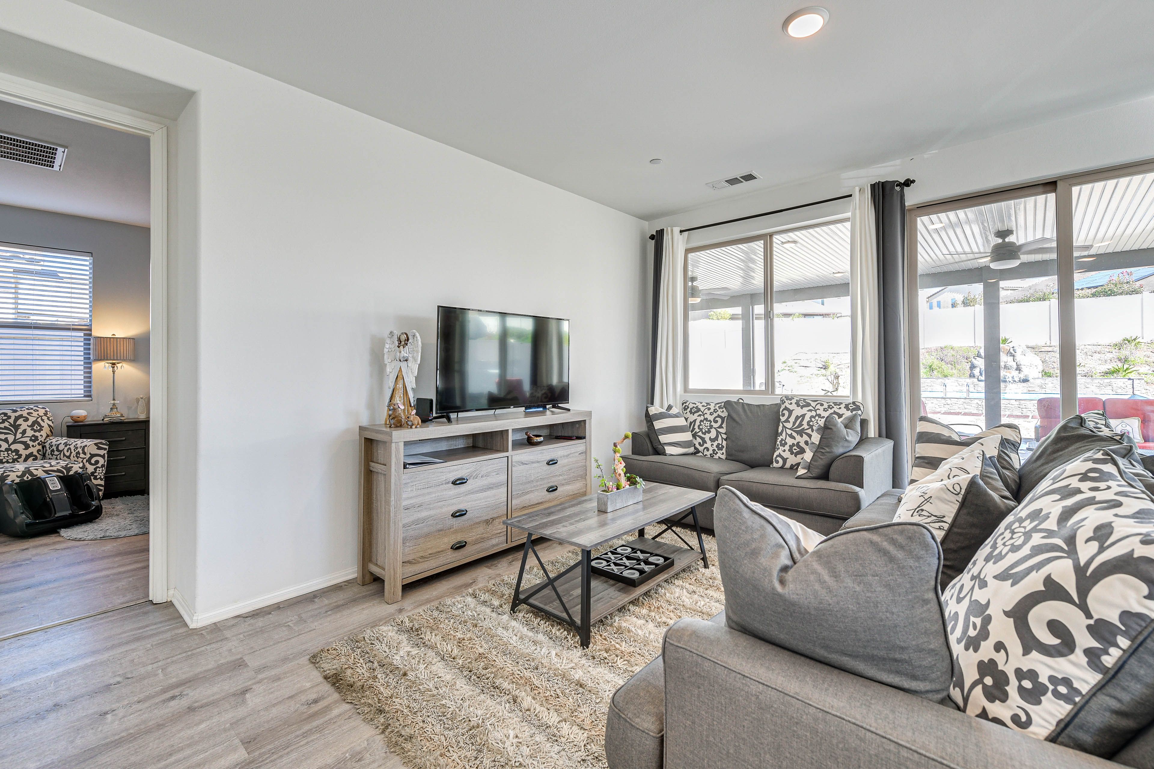 Living Area | Queen Sleeper Sofa | Smart TV w/ Cable | Board Games