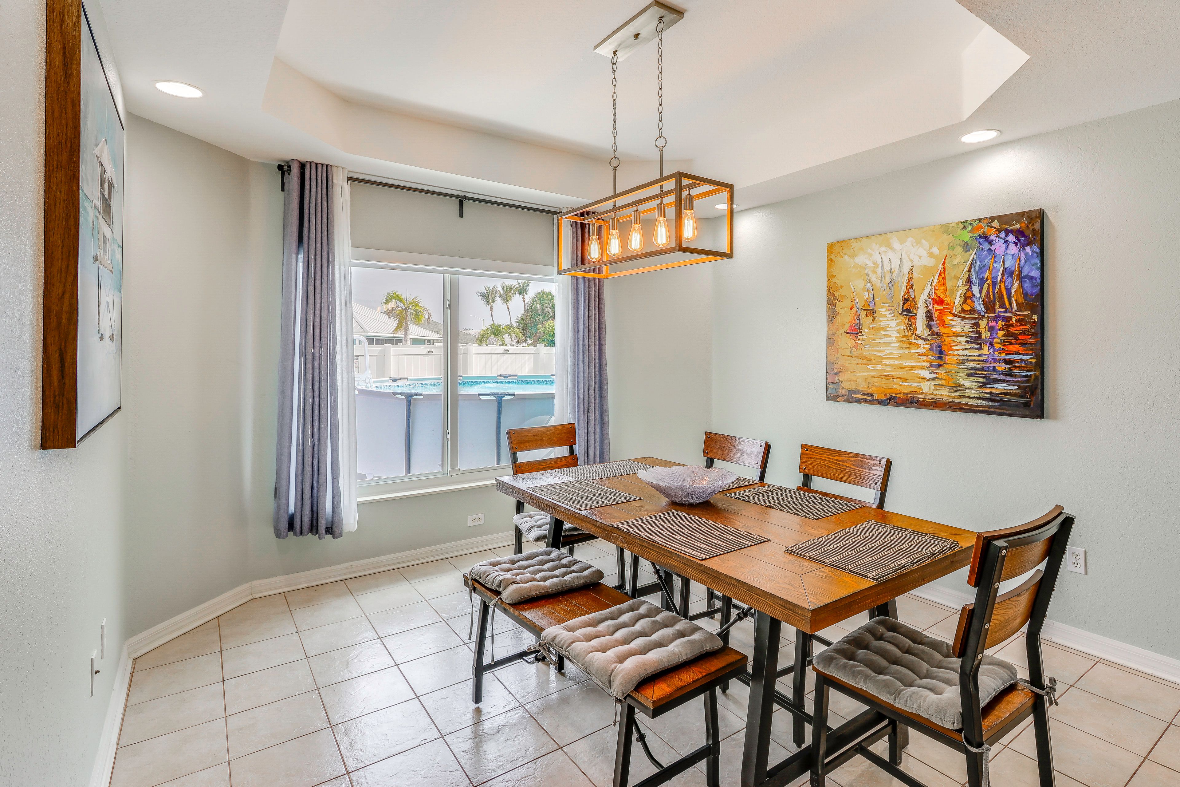 Dining Area | Dishware/Flatware