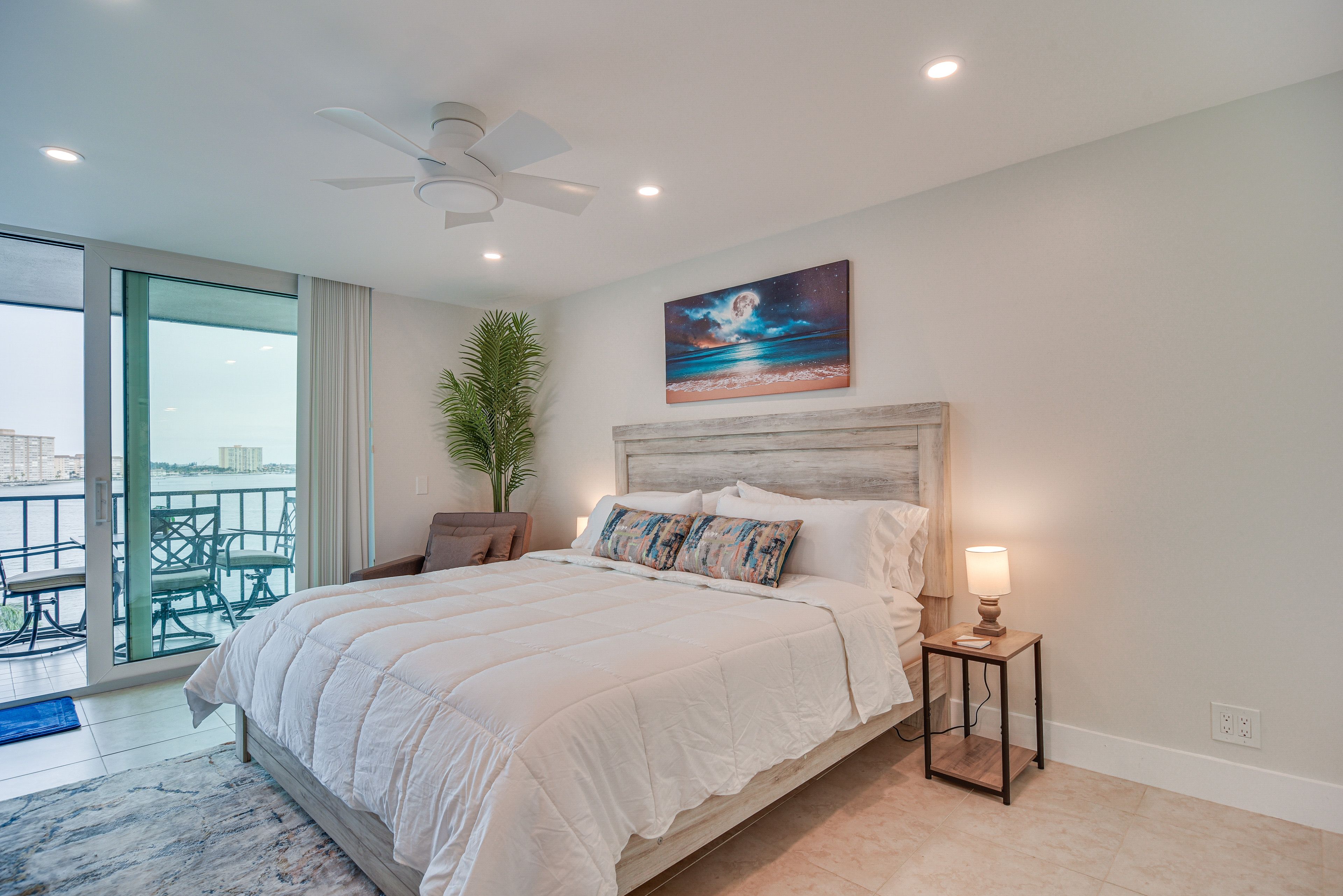 Bedroom | King Bed | Smart TV | Screened Balcony Access | Linens Provided