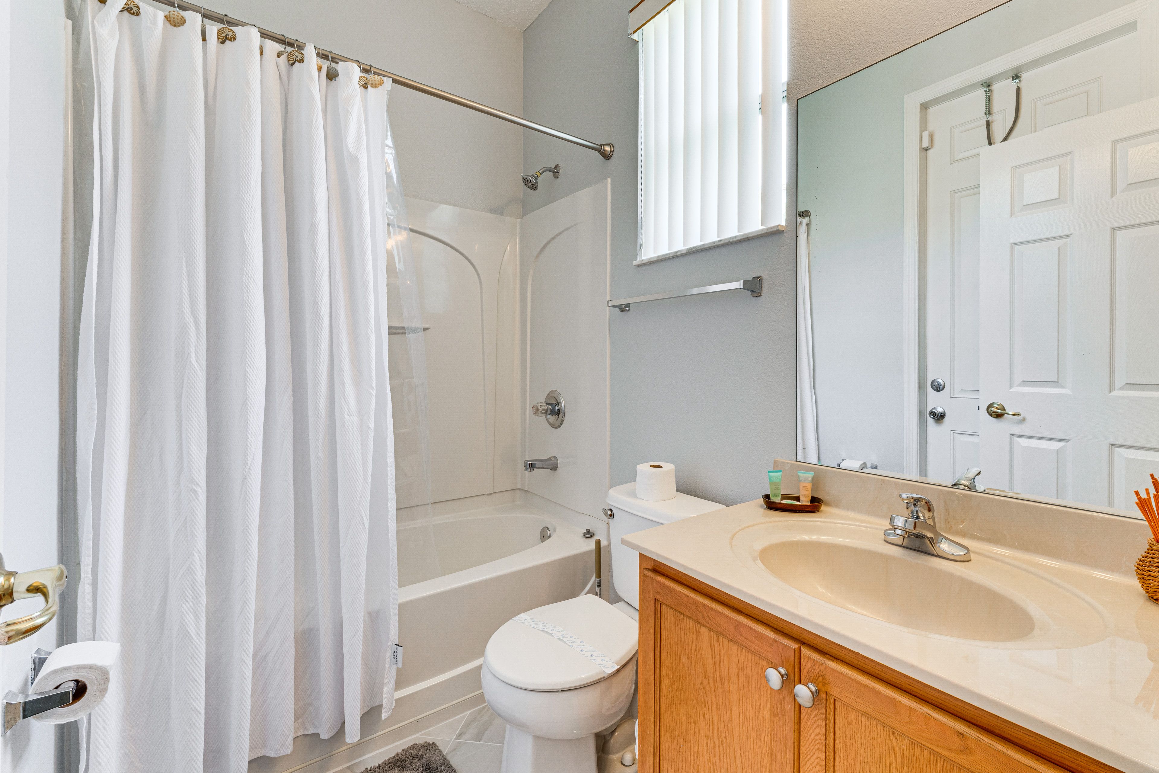 Full Bathroom | 1st Floor