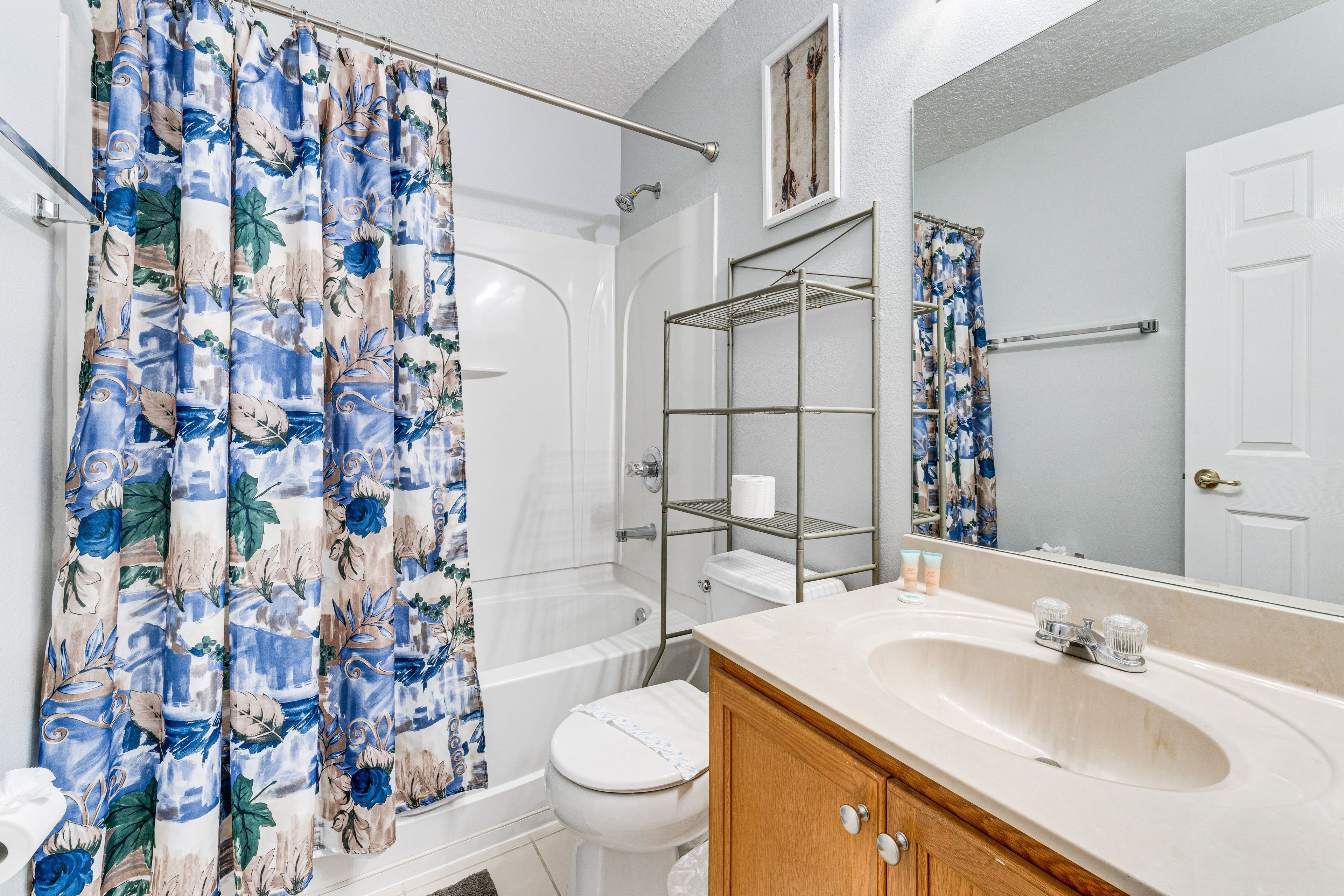 Full Bathroom | 2nd Floor