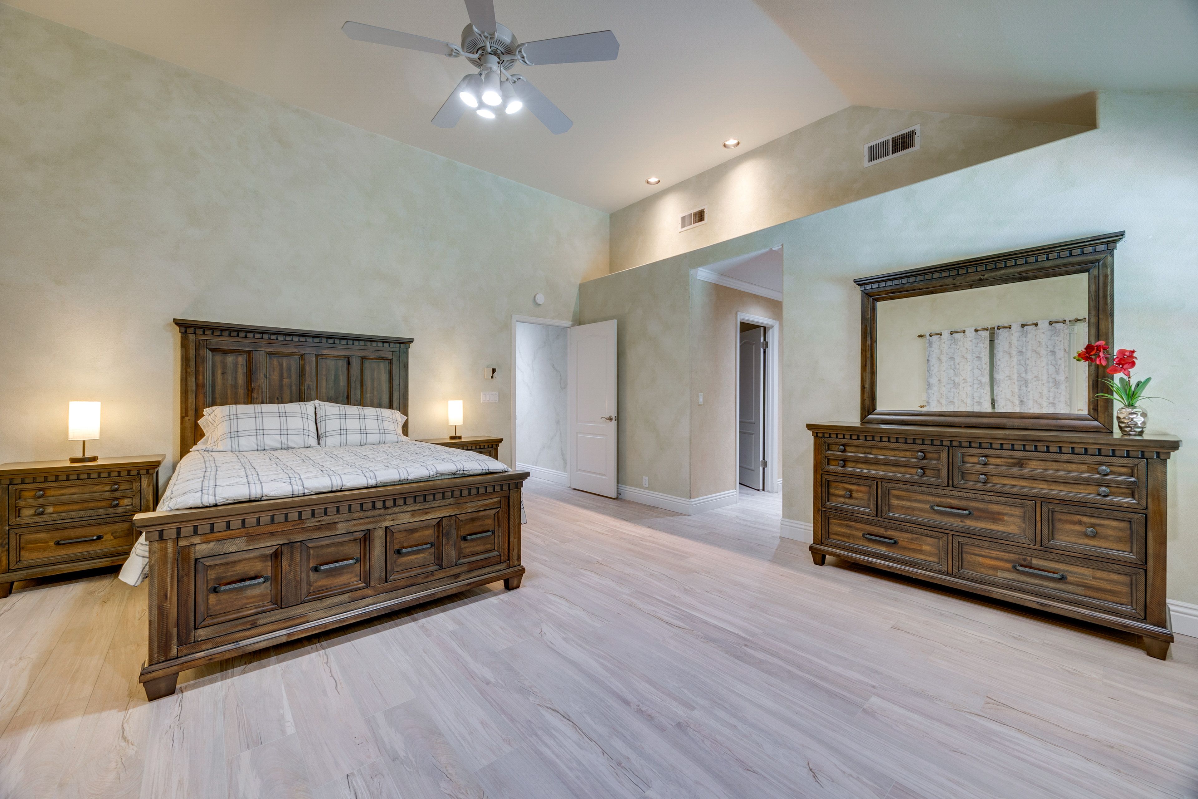 Bedroom 1 | Queen Bed | Linens Provided