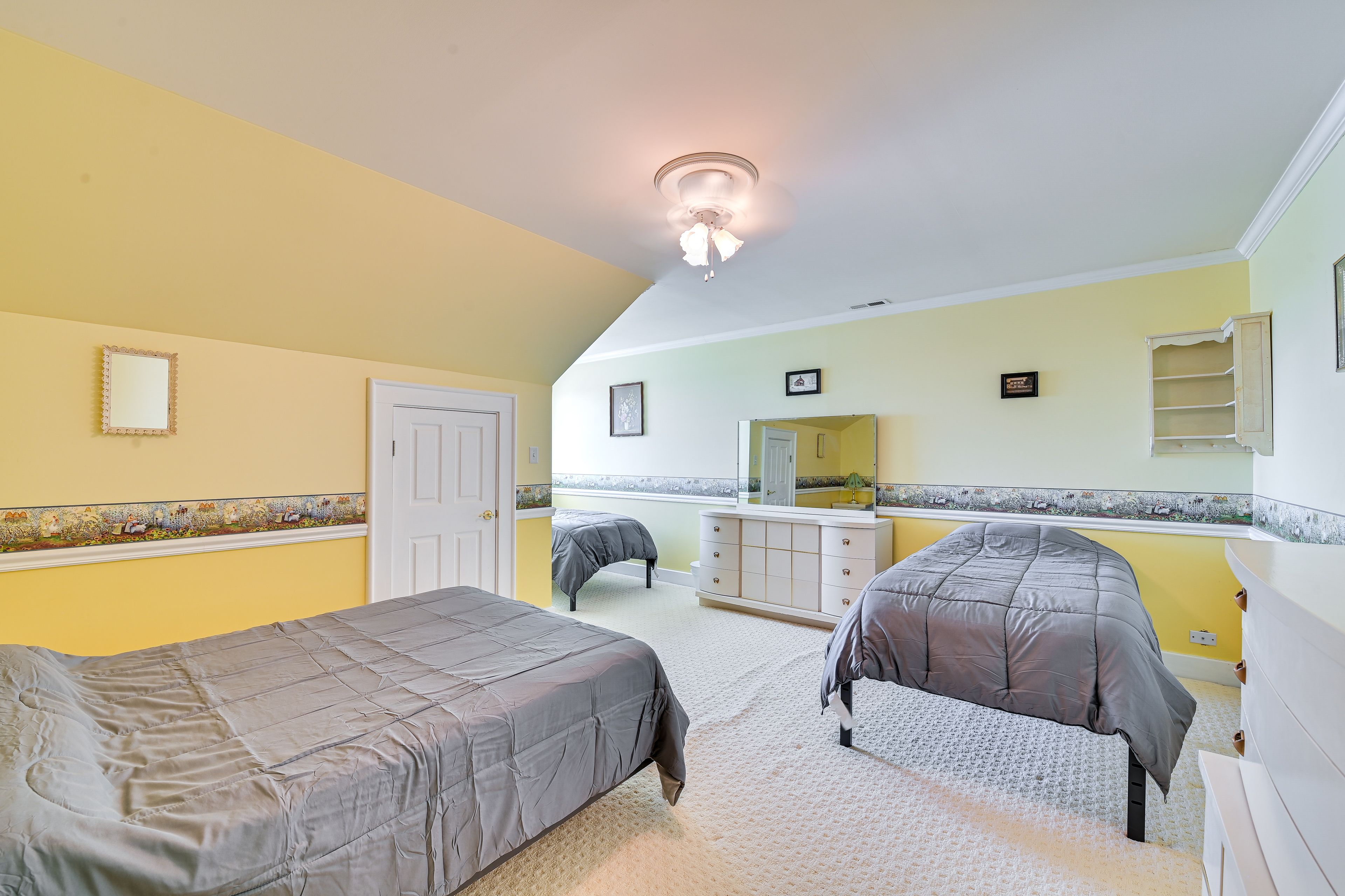 Bedroom 5 | Full Bed | 2 Twin Beds | 2nd Floor