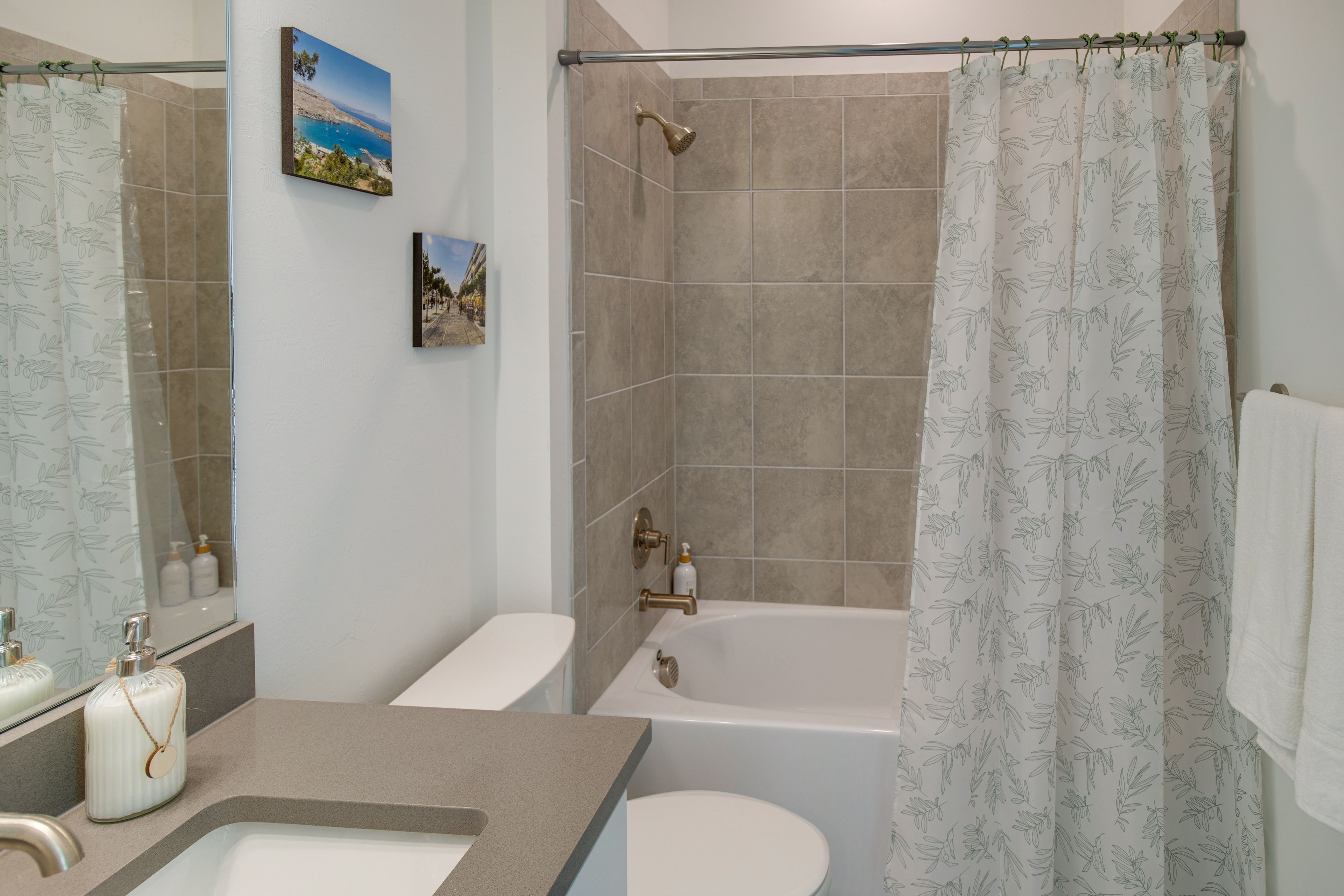 Full Bathroom