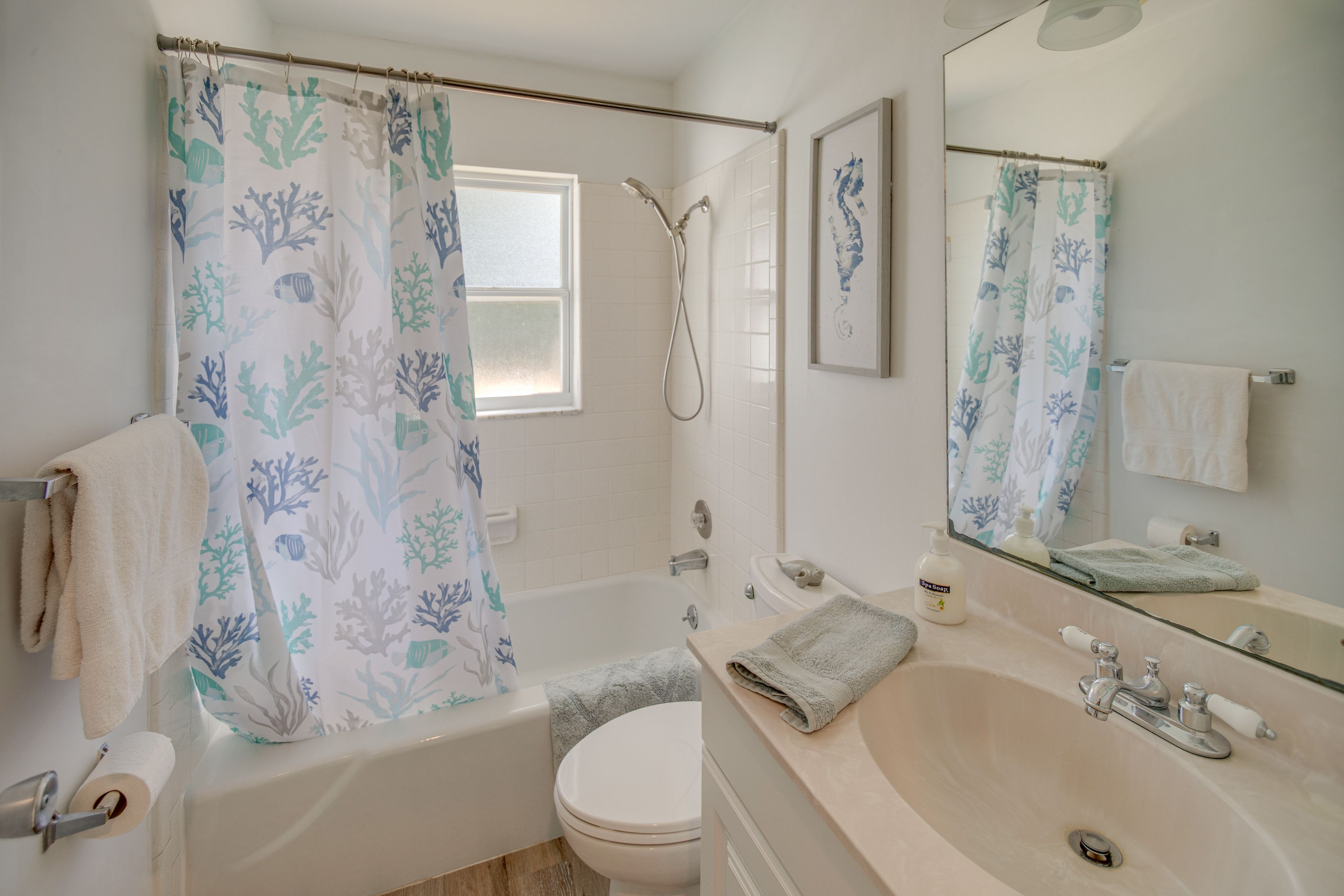 Full Bathroom | Shower/Tub Combo | Complimentary Toiletries | Towels Provided