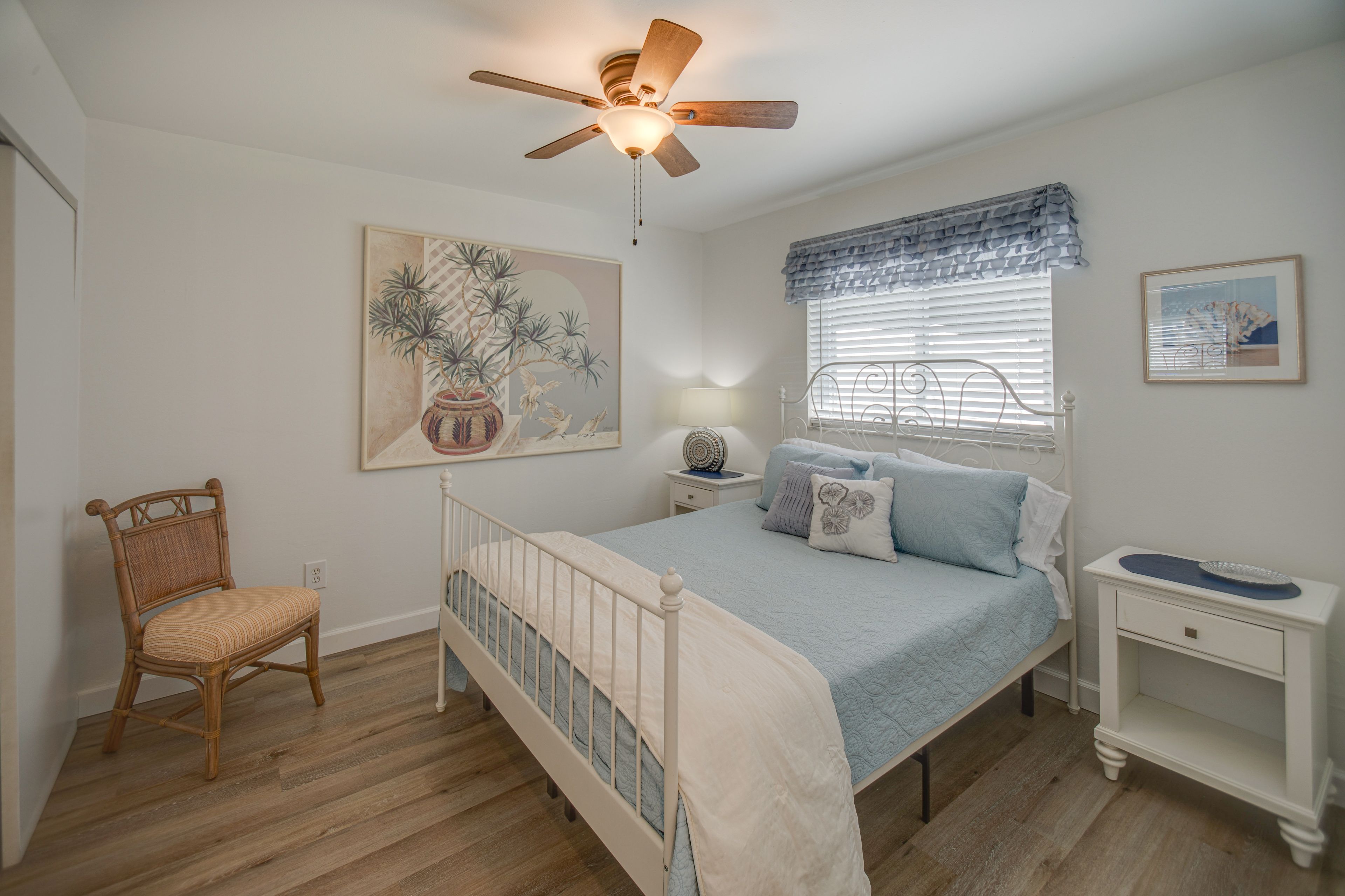 Bedroom 2 | Queen Bed