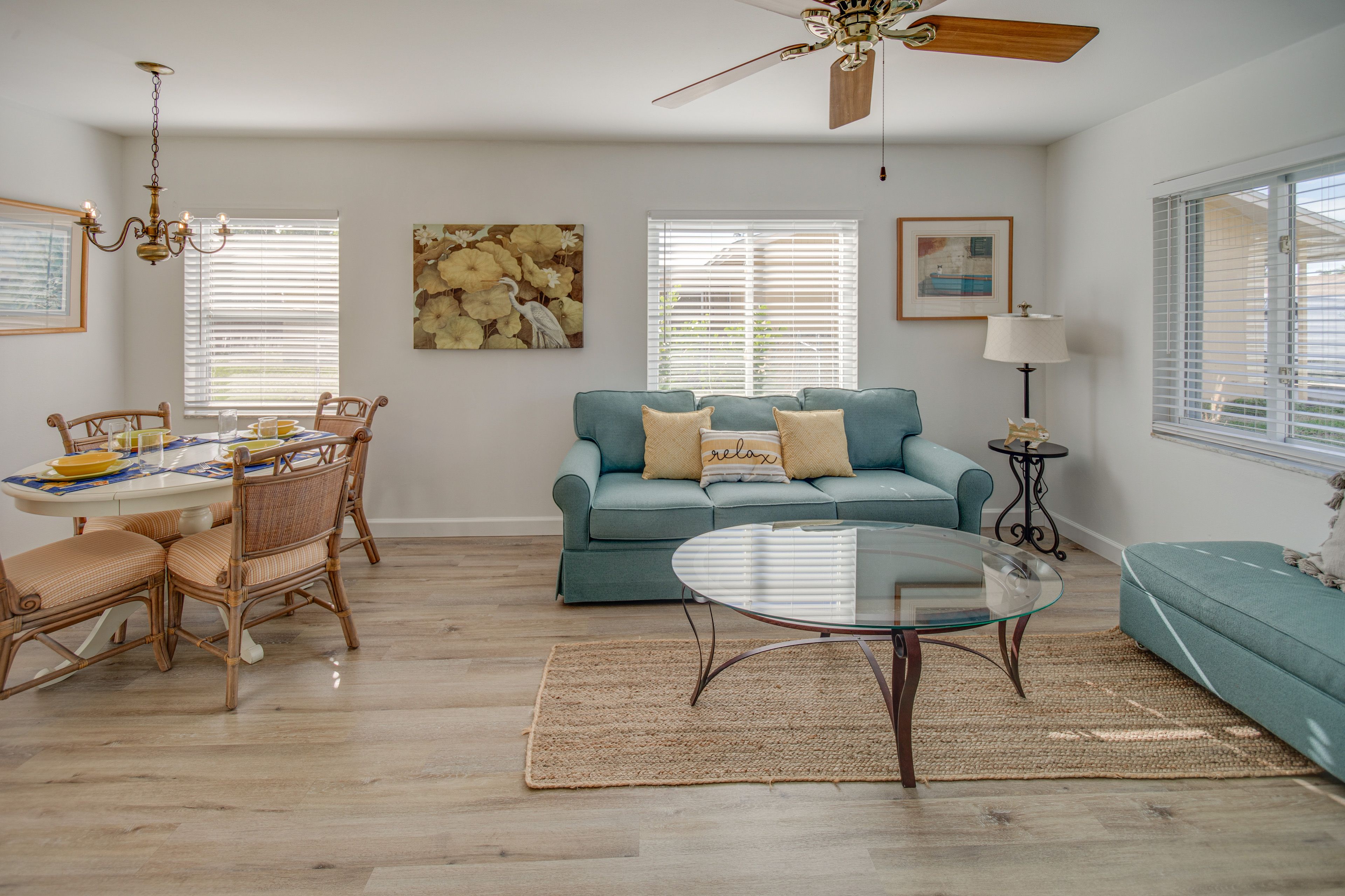 Living Room | Smart TV | Ceiling Fans | Central A/C | Electric Heating
