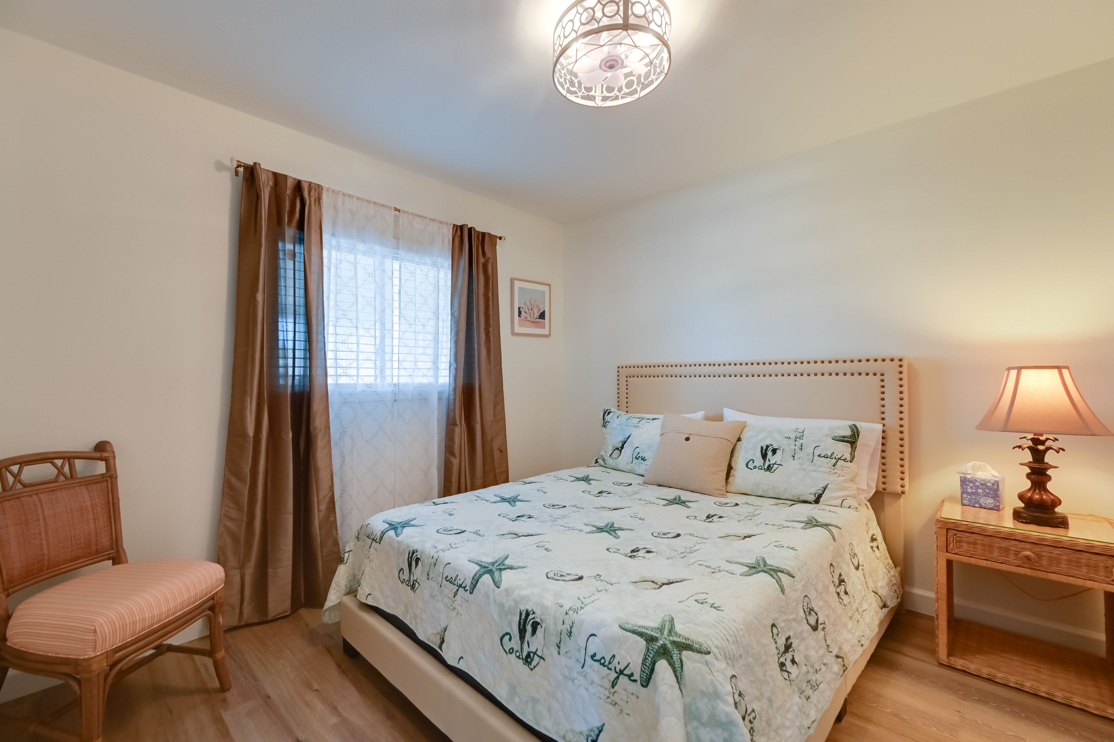 Bedroom 1 | Queen Bed | Smart TV | Linens Provided