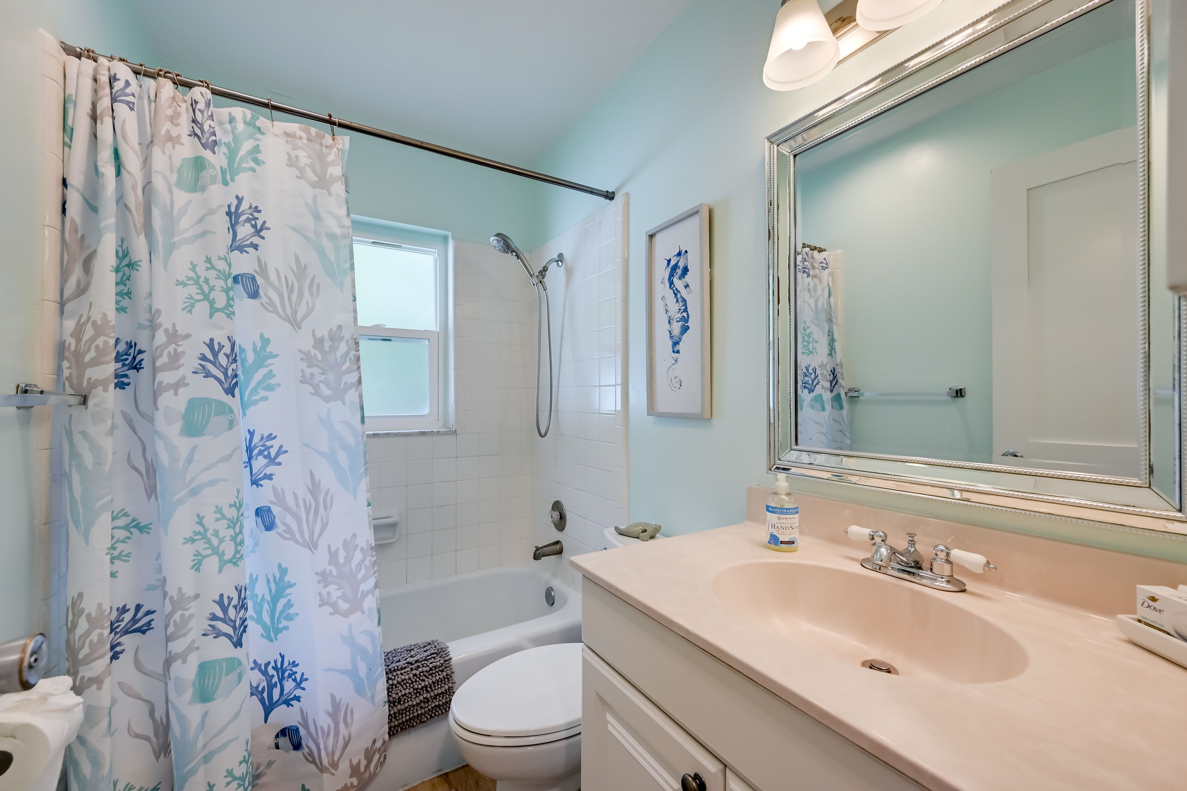 Full Bathroom | Shower/Tub Combo | Complimentary Toiletries | Towels Provided