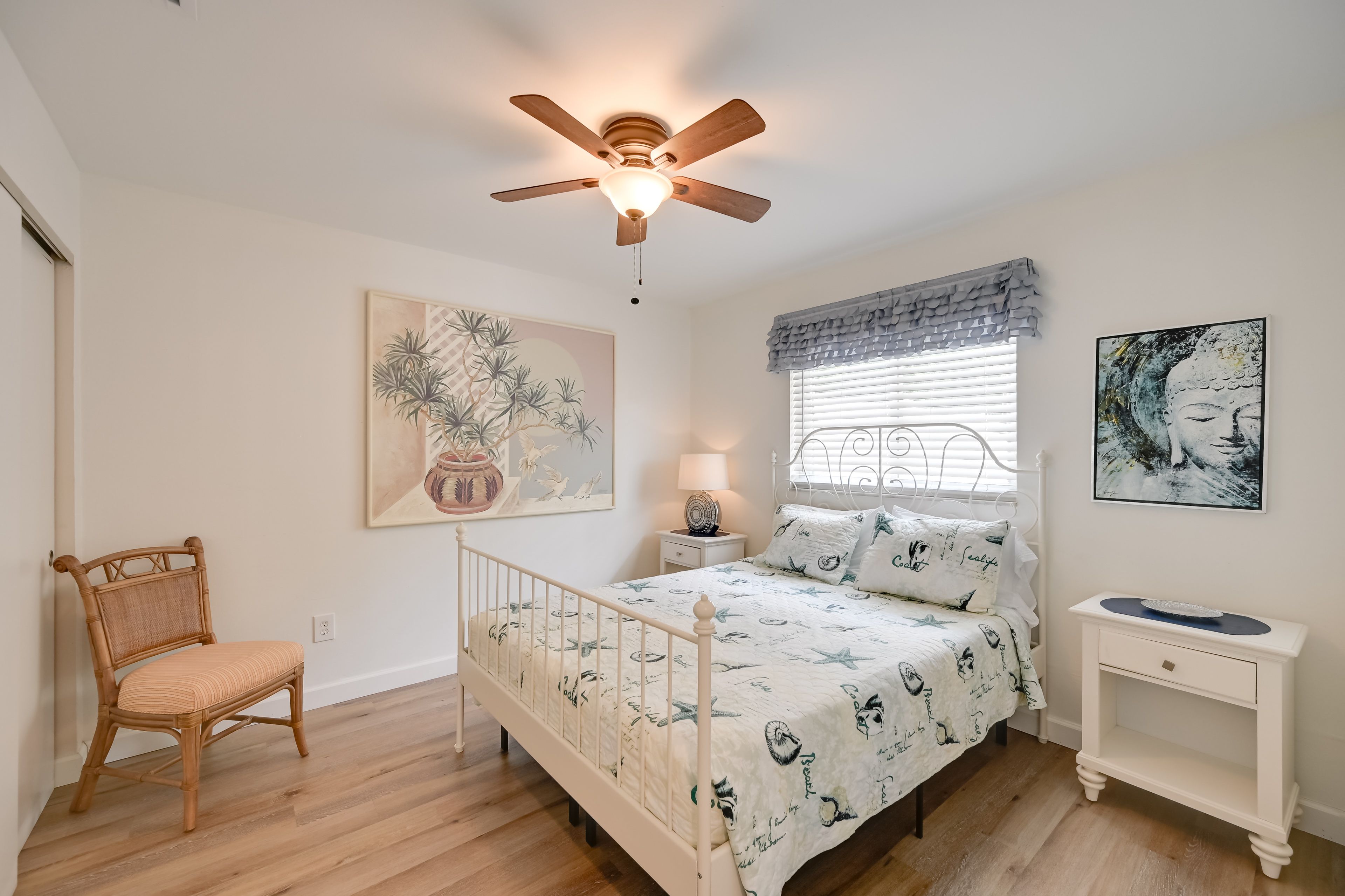 Bedroom 2 | Queen Bed