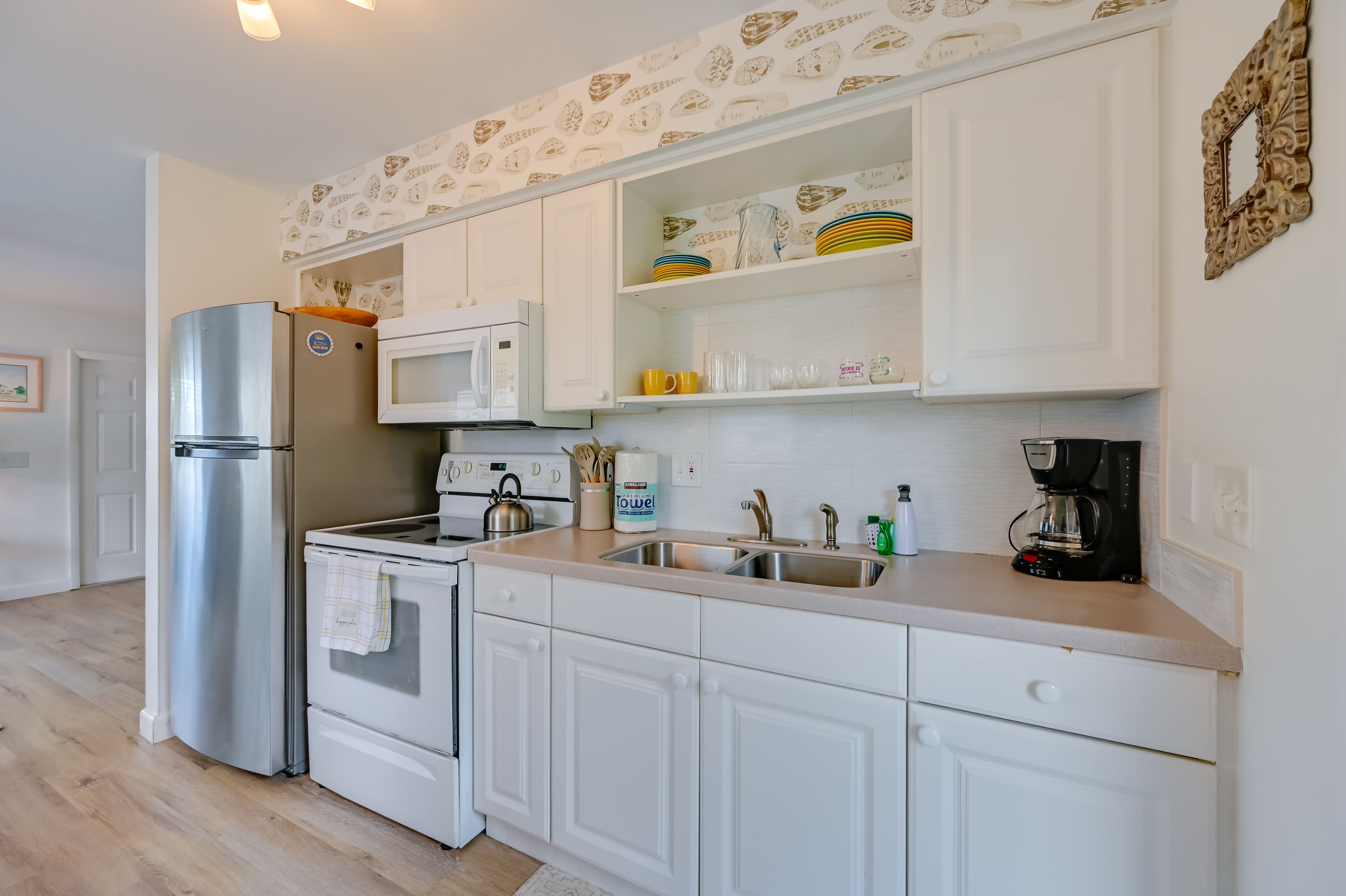 Kitchen | Cooking Basics | Drip Coffee Maker | Microwave | Free WiFi