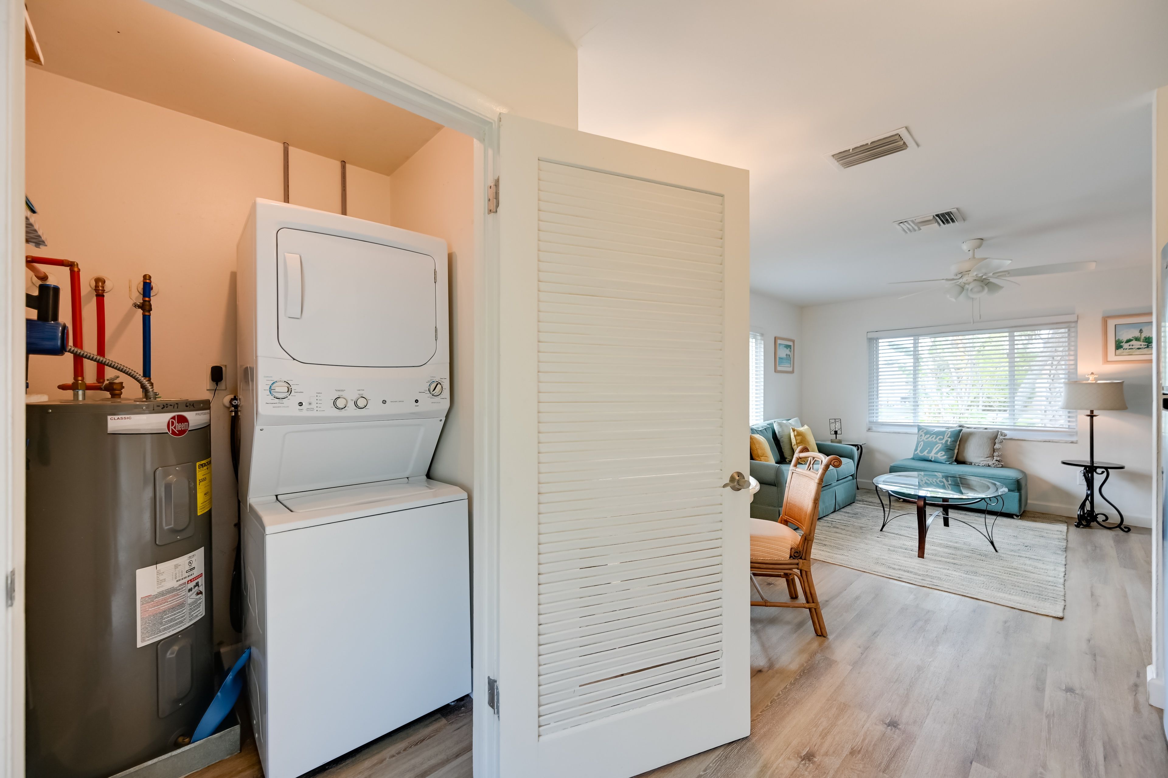Laundry Area | Washer/Dryer | Trash Bags/Paper Towels