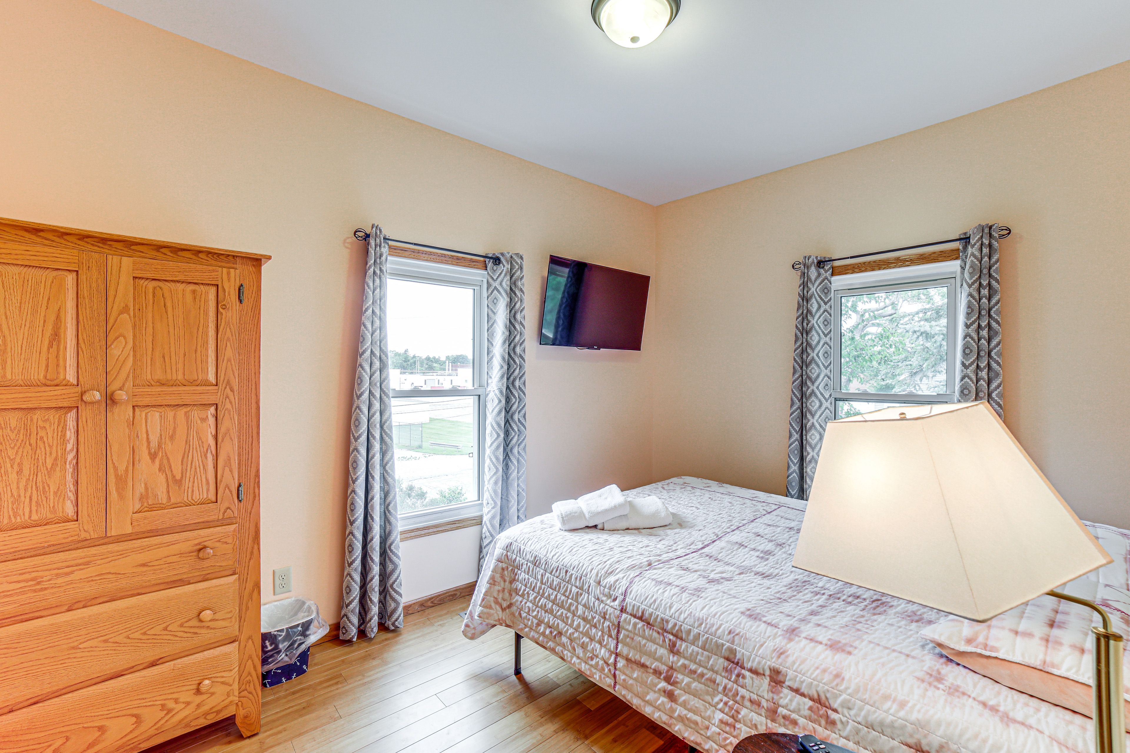 Bedroom 2 | Queen Bed | 2nd Floor