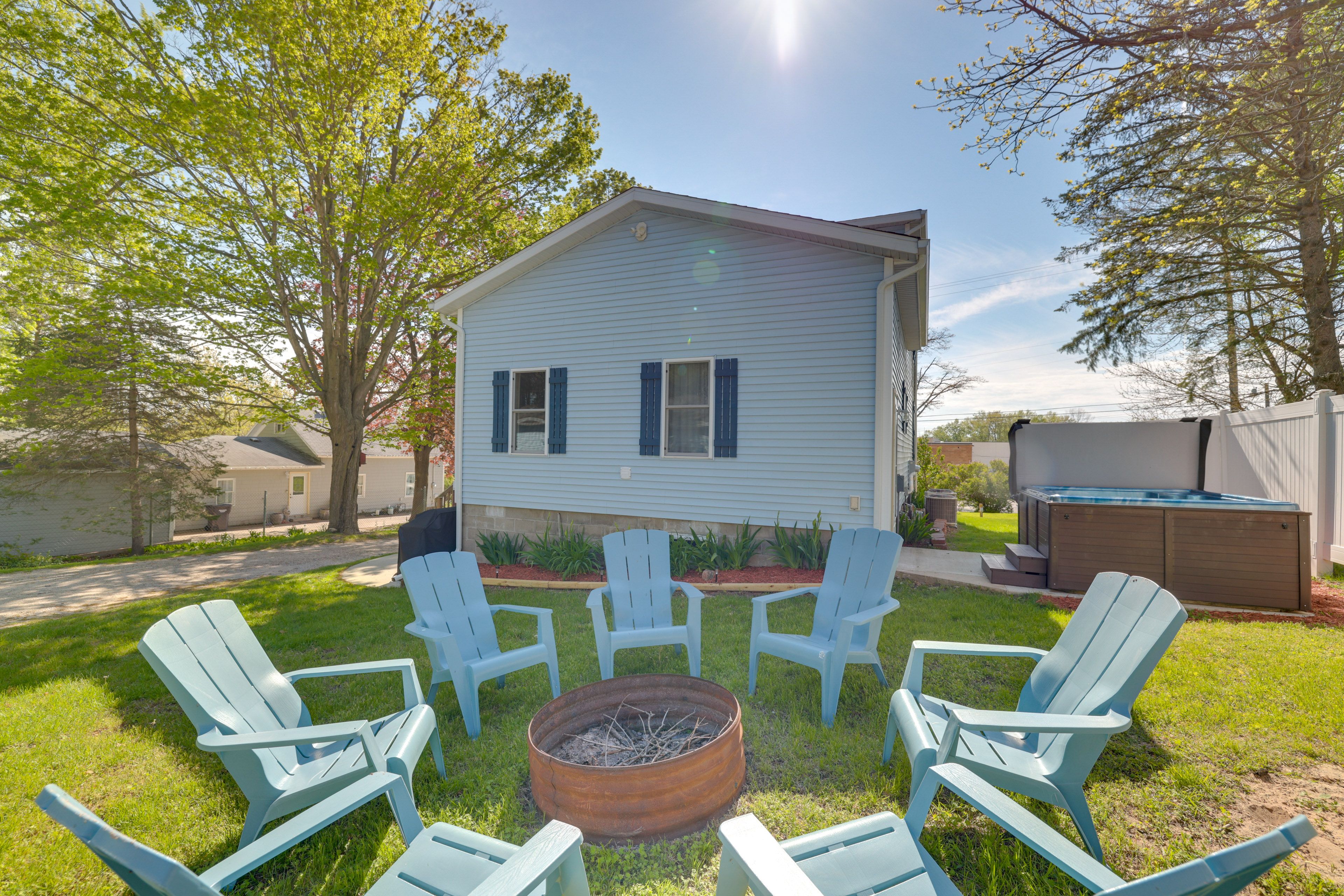 Yard | Hot Tub | 2 Fire Pits