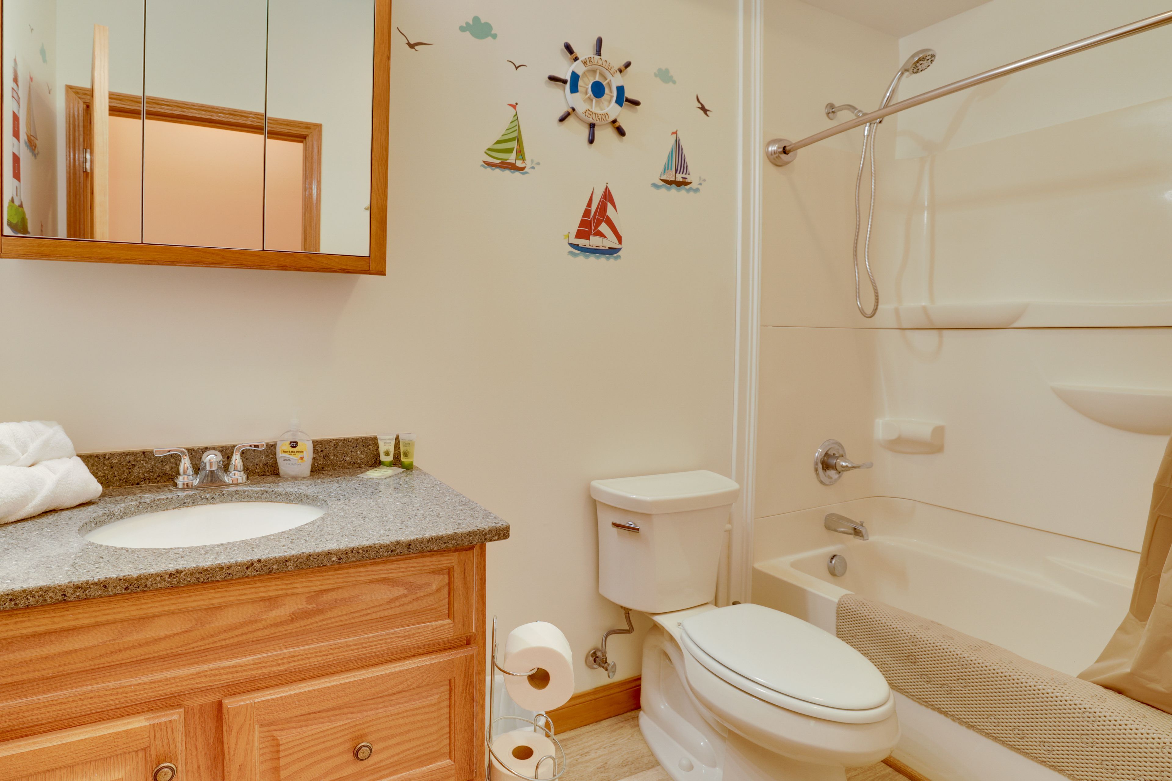 Full Bathroom | 1st Floor