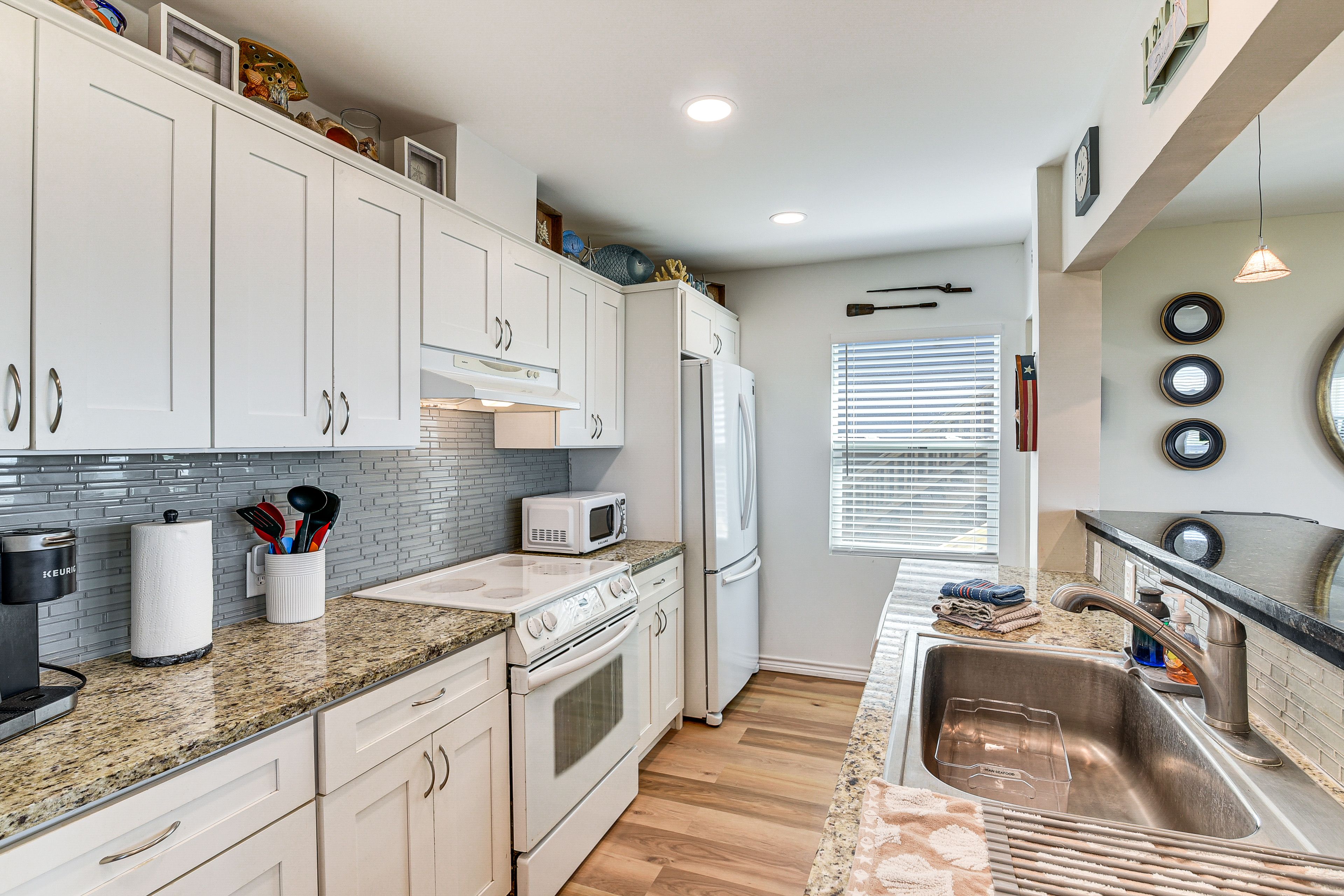 Kitchen | Keurig Drip/Single-Serve Coffee Maker