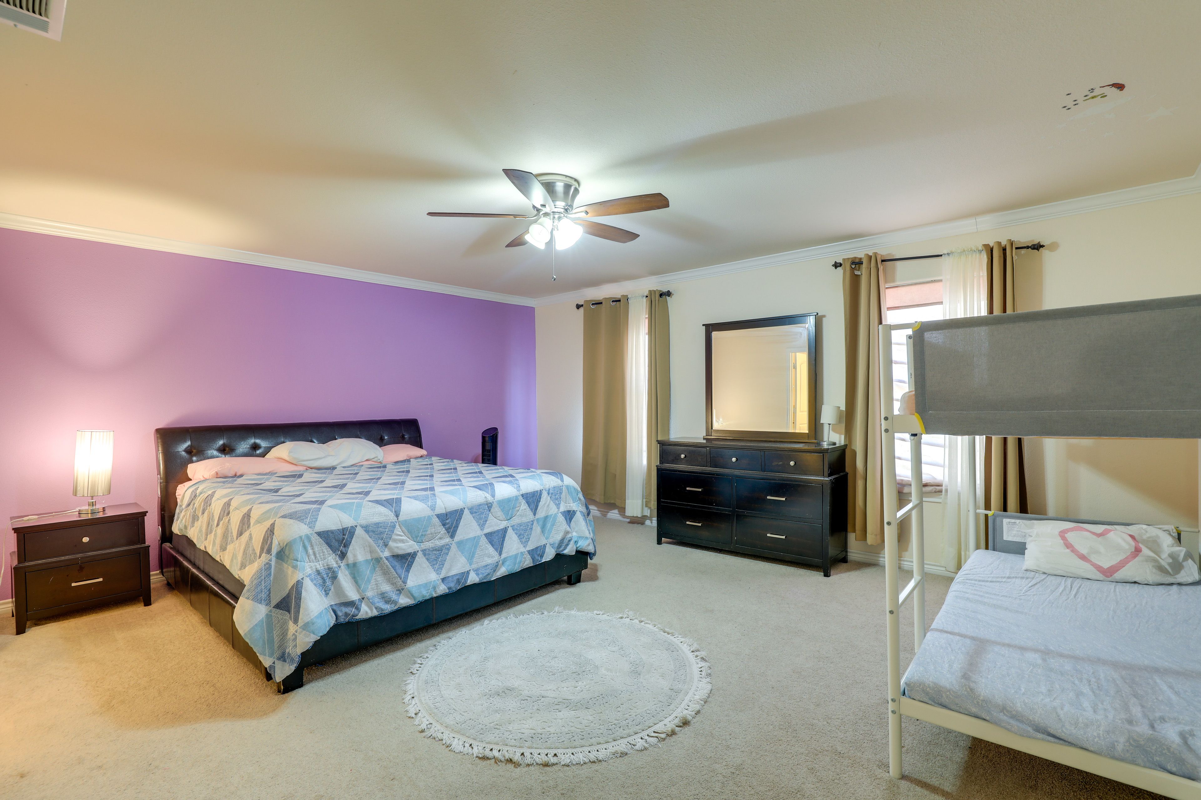 Bedroom 1 | King Bed | Twin Bunk Bed | En-Suite Bathroom | 2nd Floor