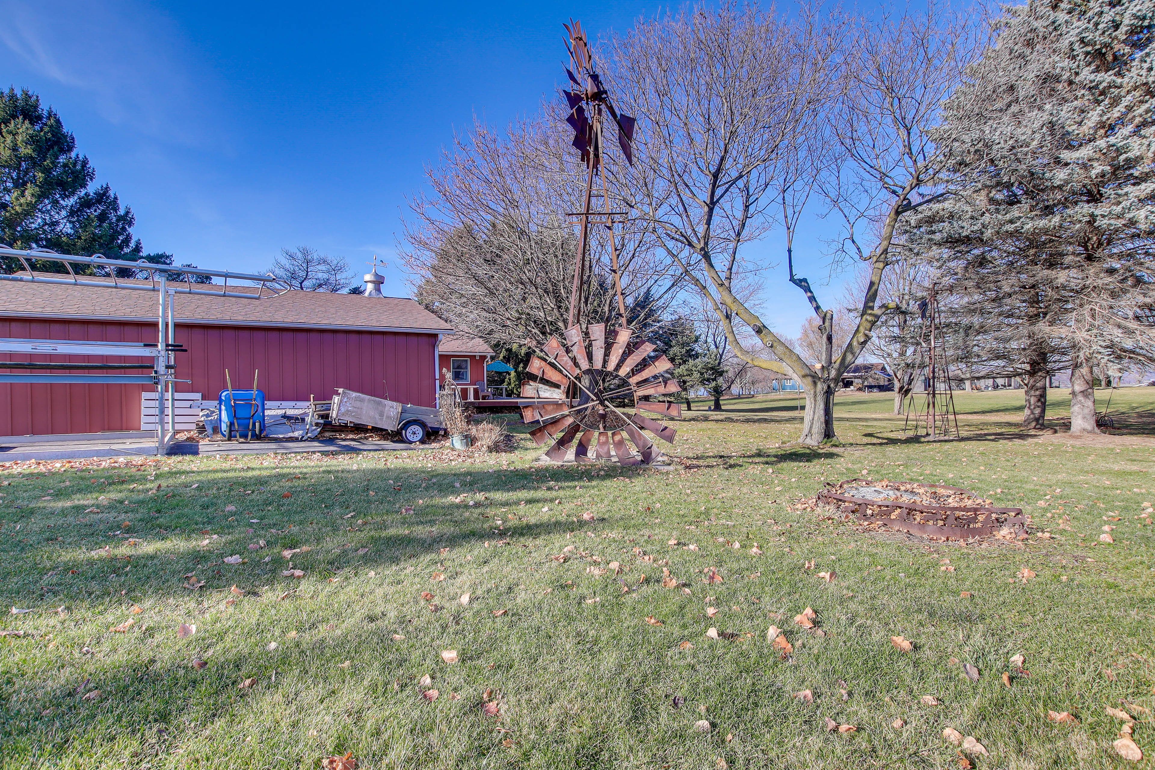 Private Yard | Fire Pit
