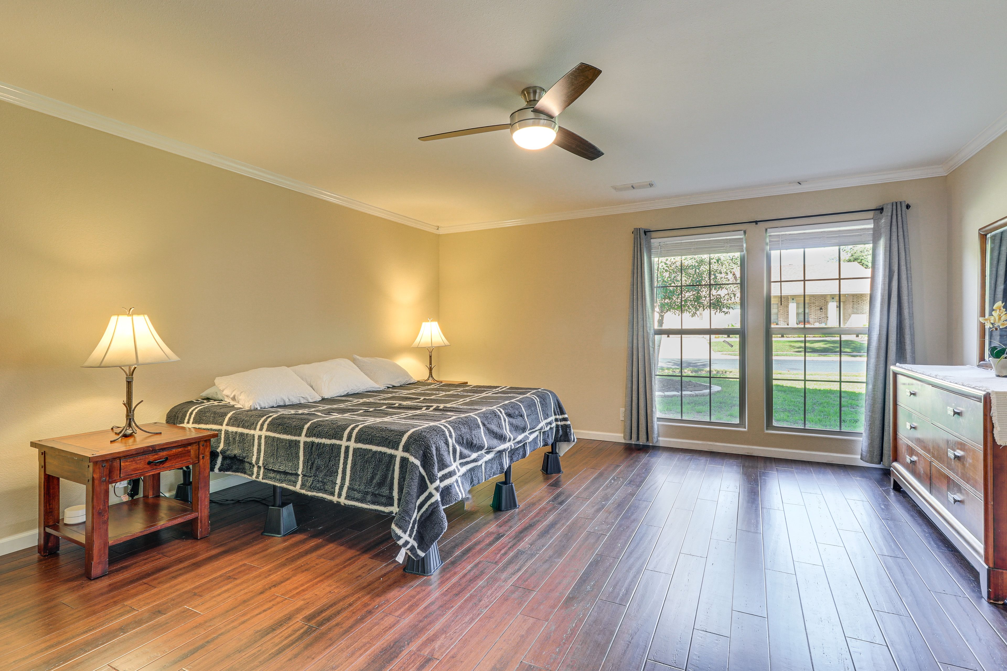 Bedroom 1 | King Bed | Linens Provided | En-Suite Bathroom