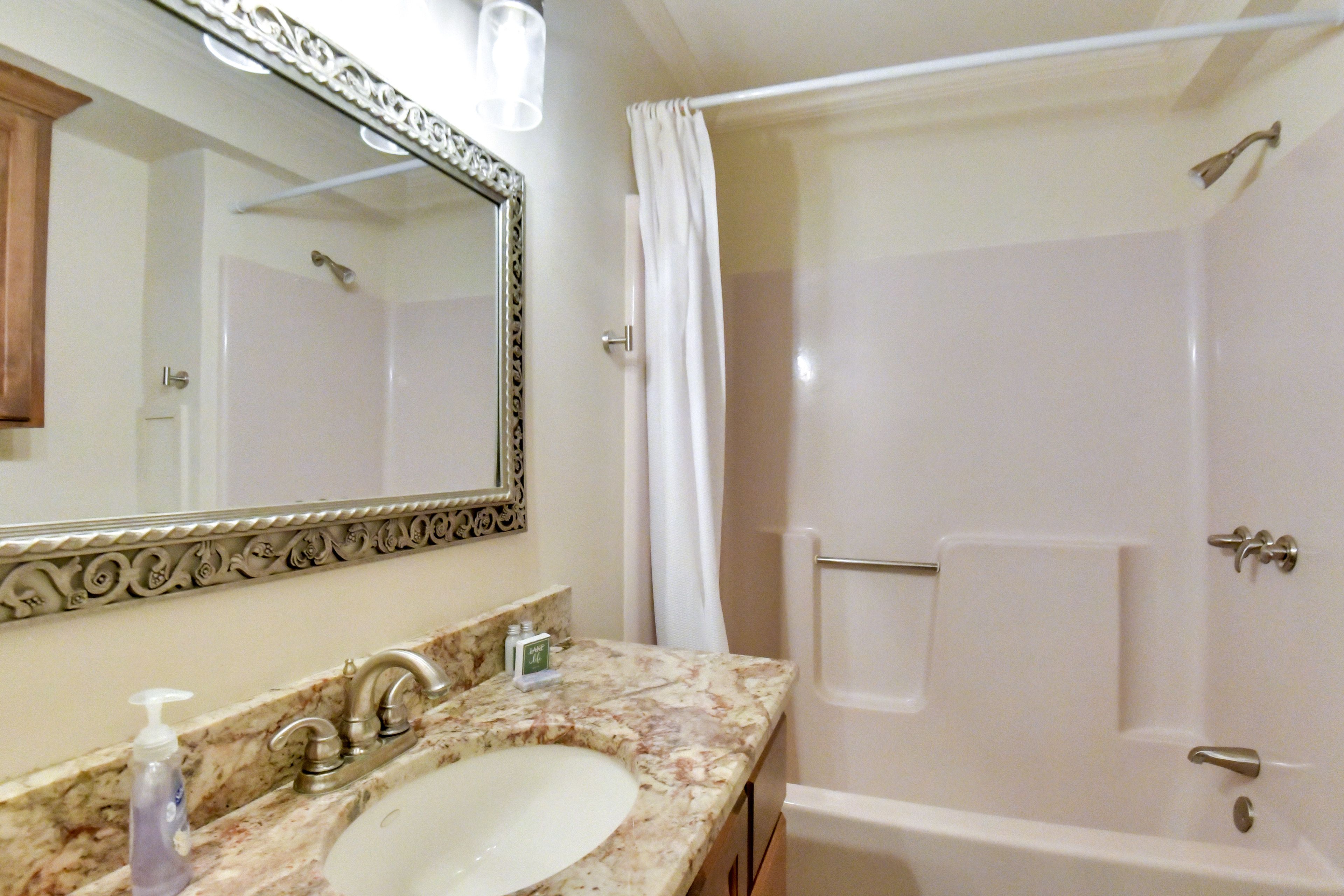Full Bathroom | 1st Floor