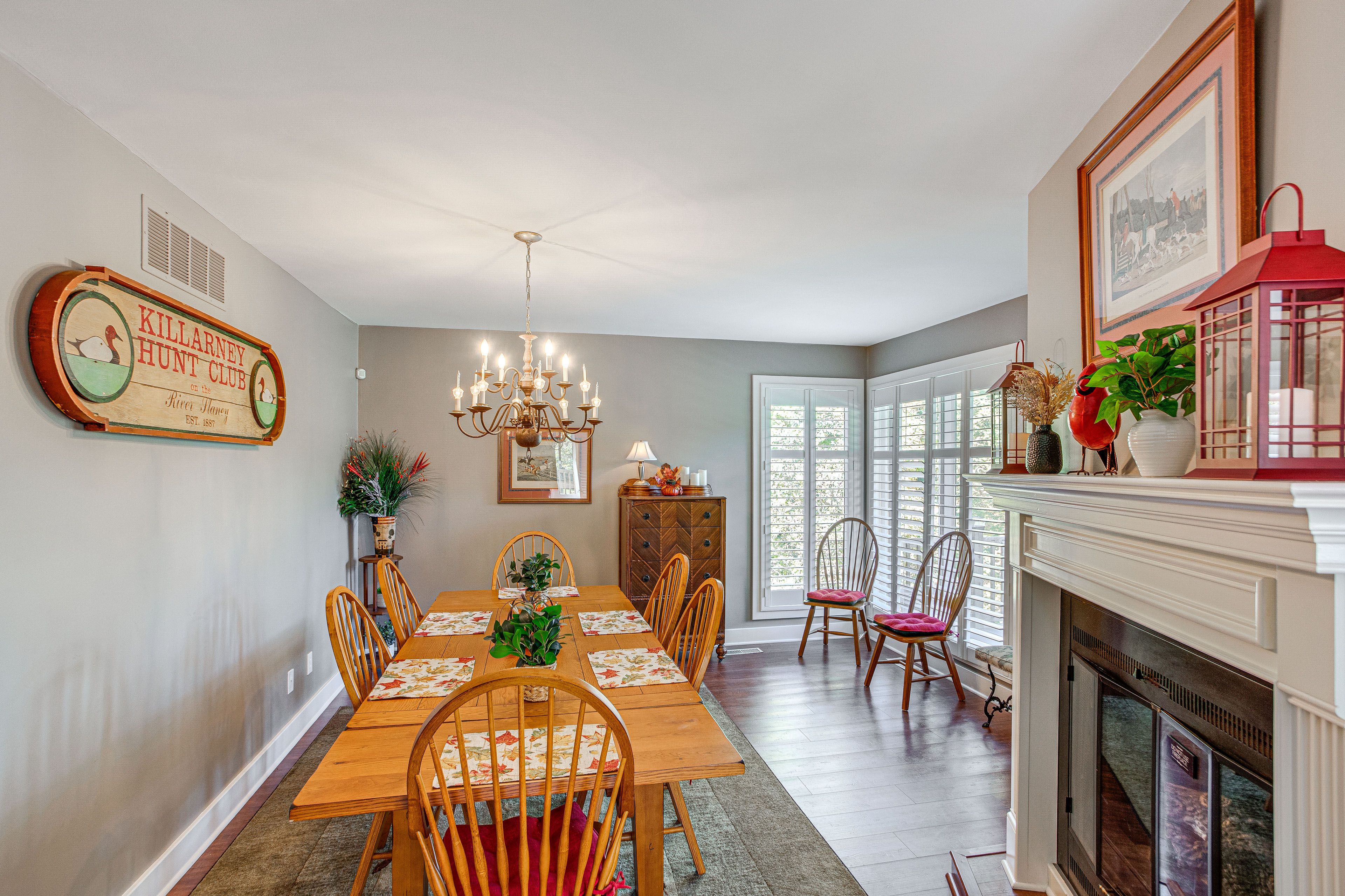 Dining Room | Dishware & Flatware Provided